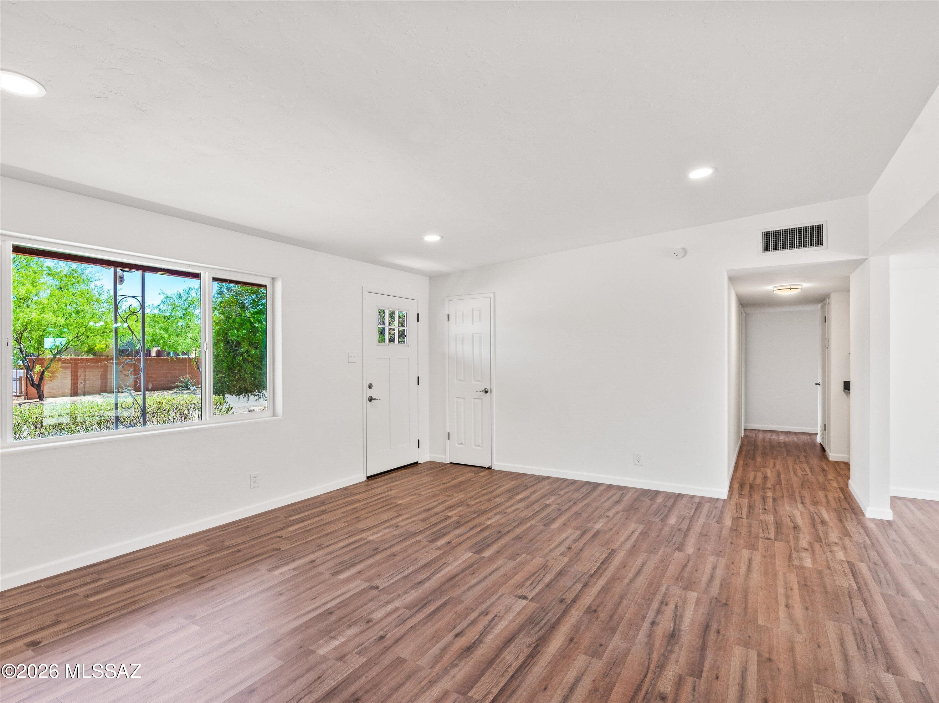 Clara Vista - Residential Lease