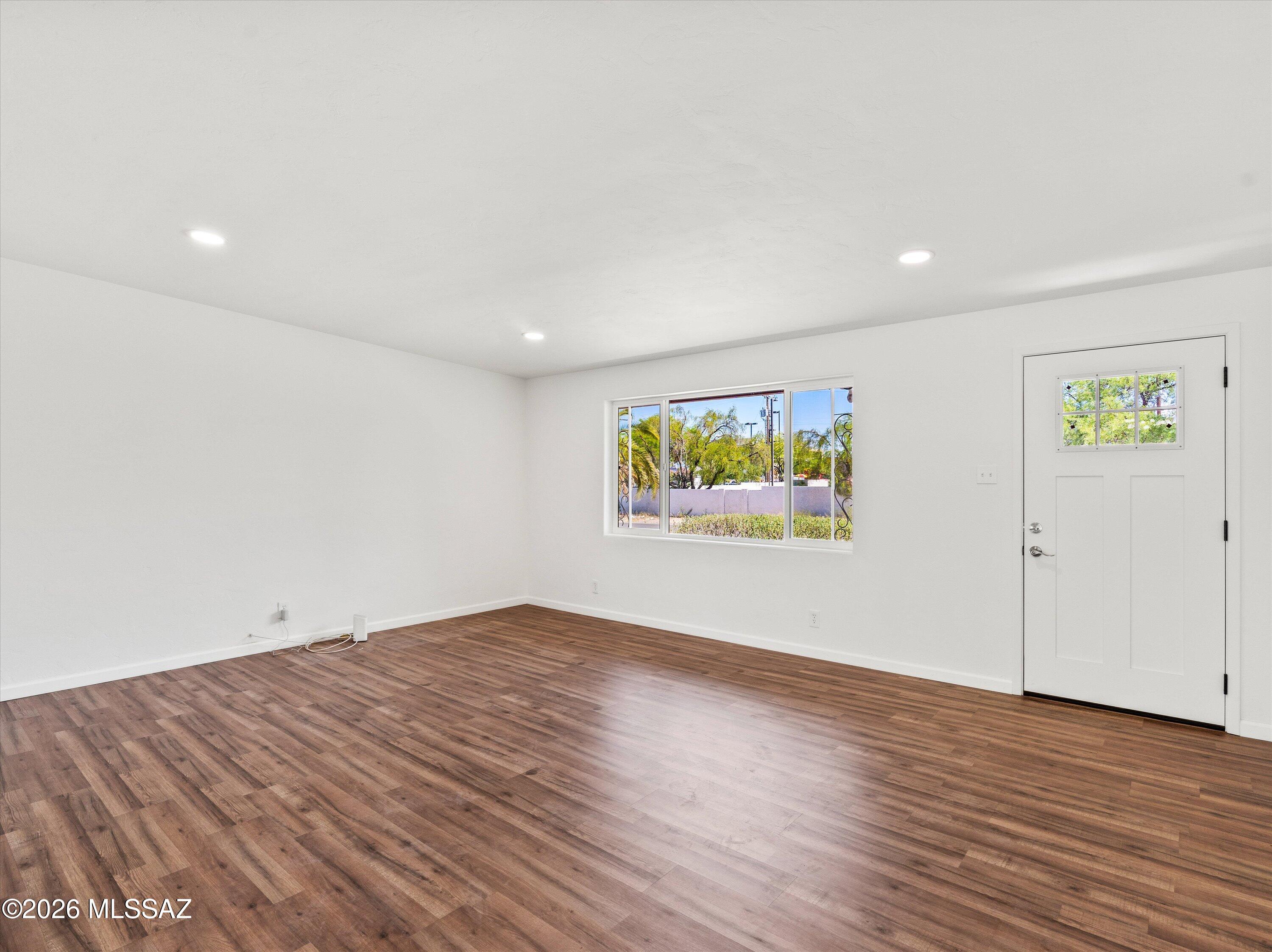 Clara Vista - Residential Lease