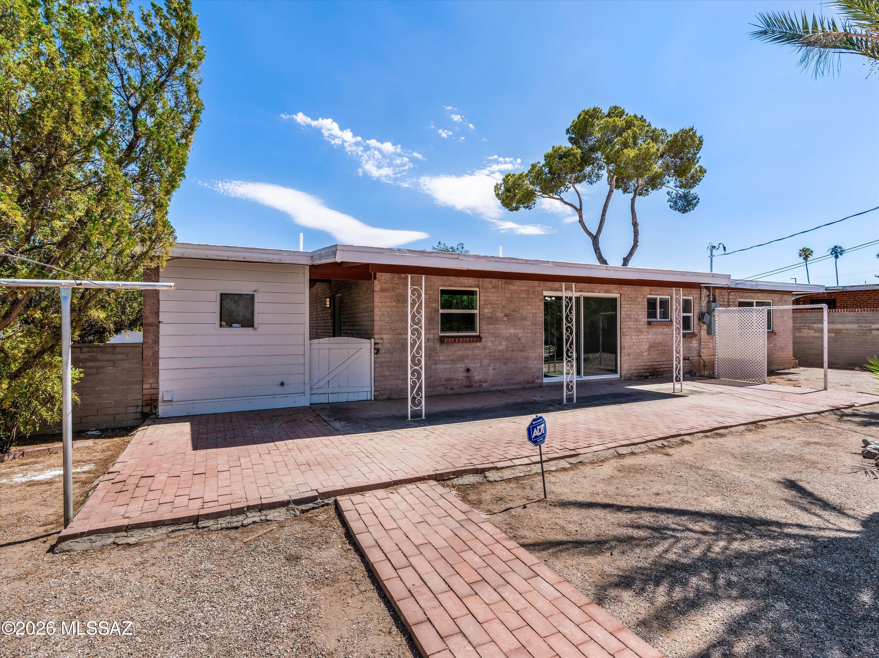 Clara Vista - Residential Lease