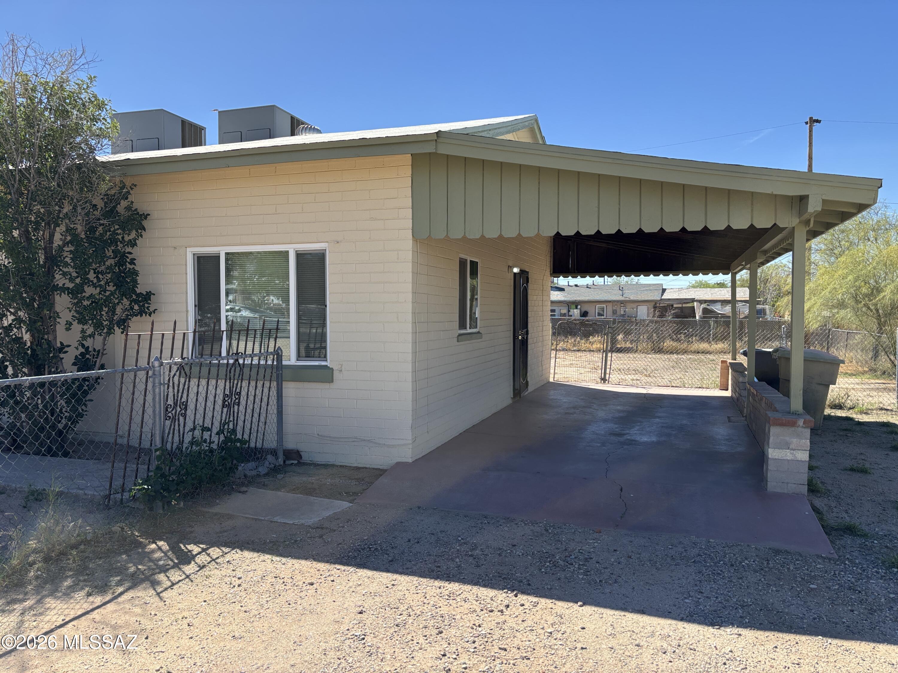 Miracle Mile Manor - Residential Income