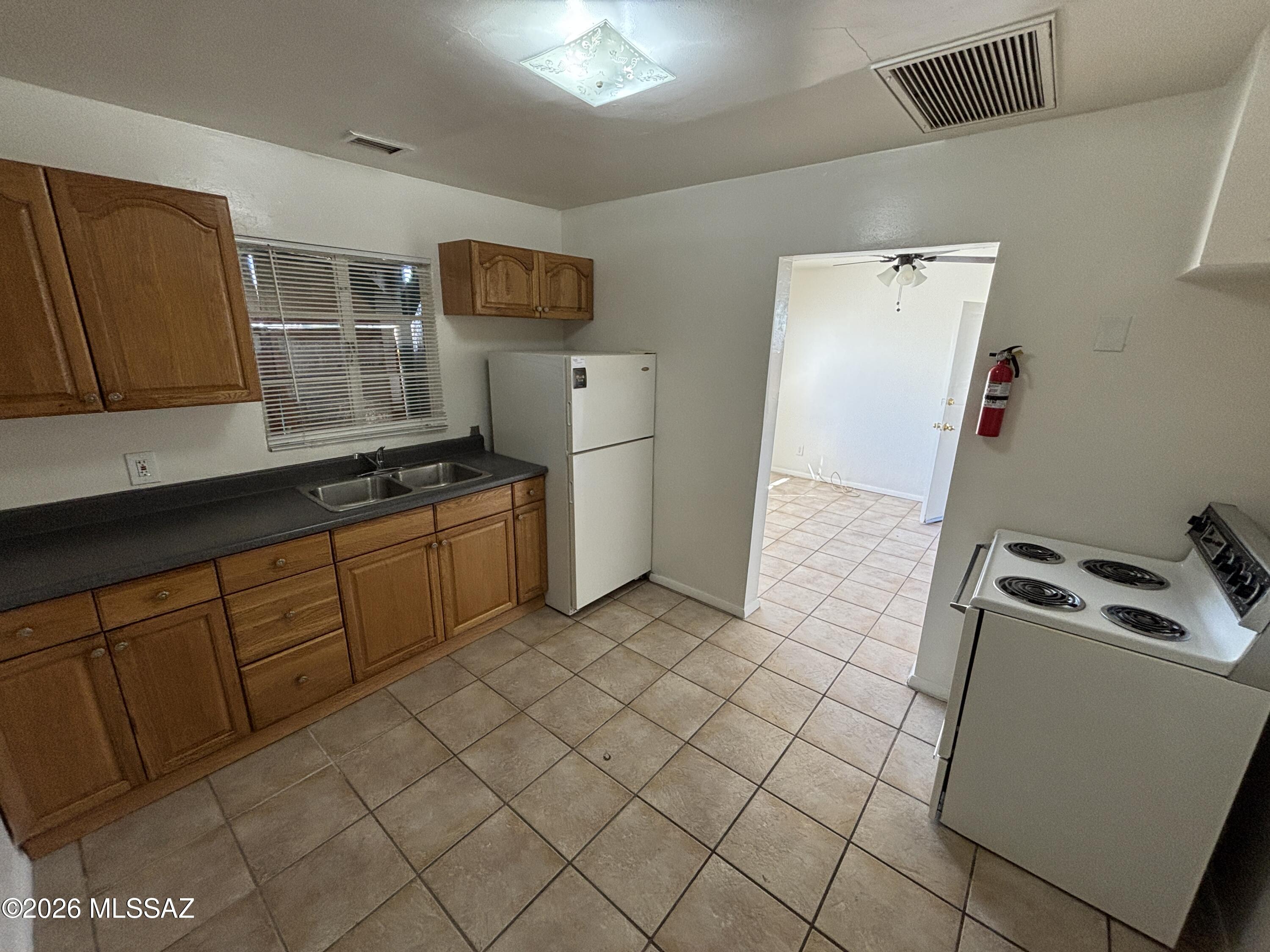 Miracle Mile Manor - Residential Income