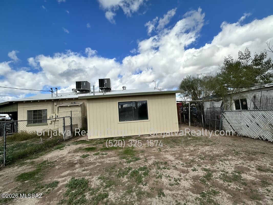 Miracle Mile Manor - Residential Income