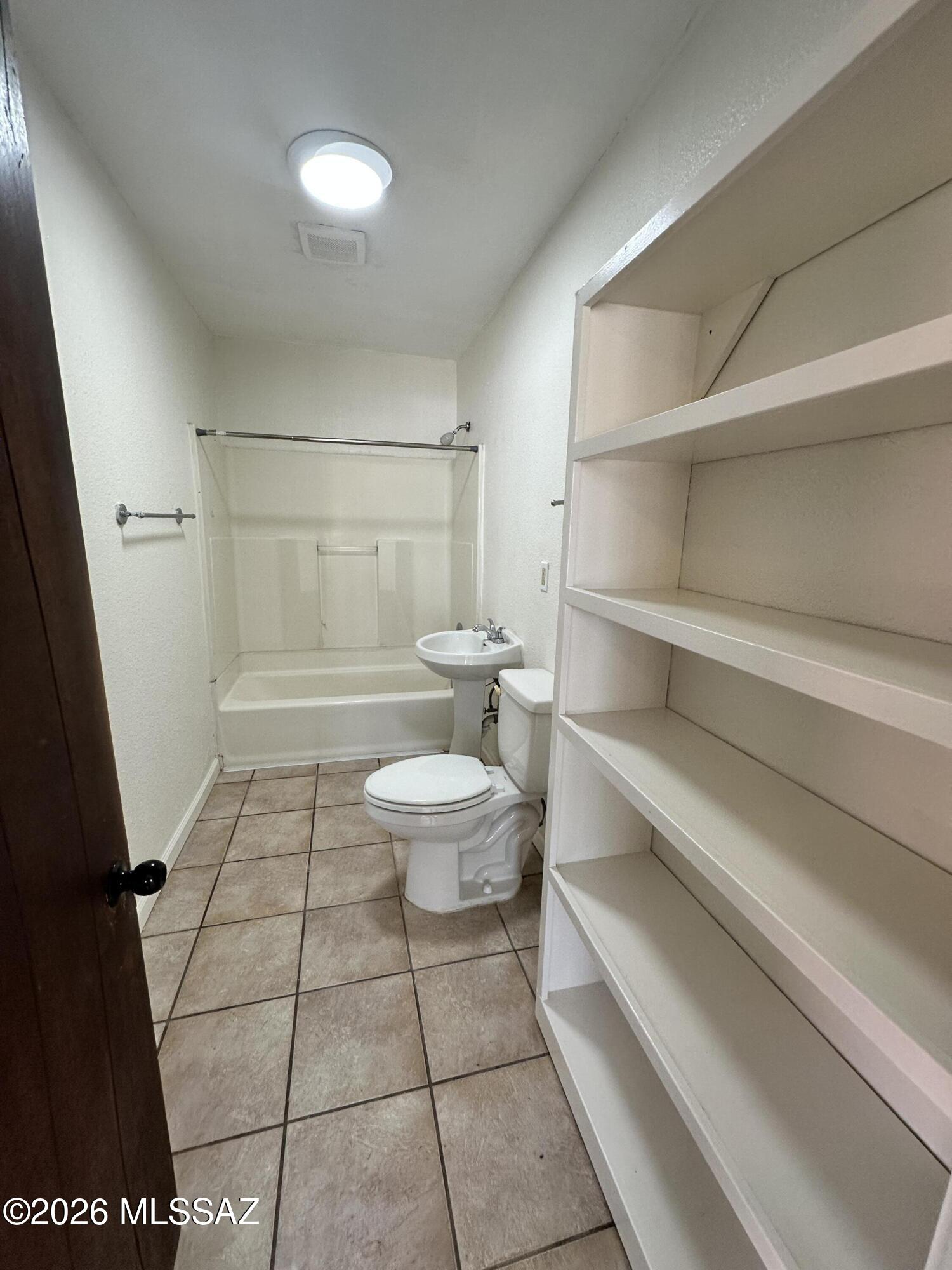 Miracle Mile Manor - Residential Income