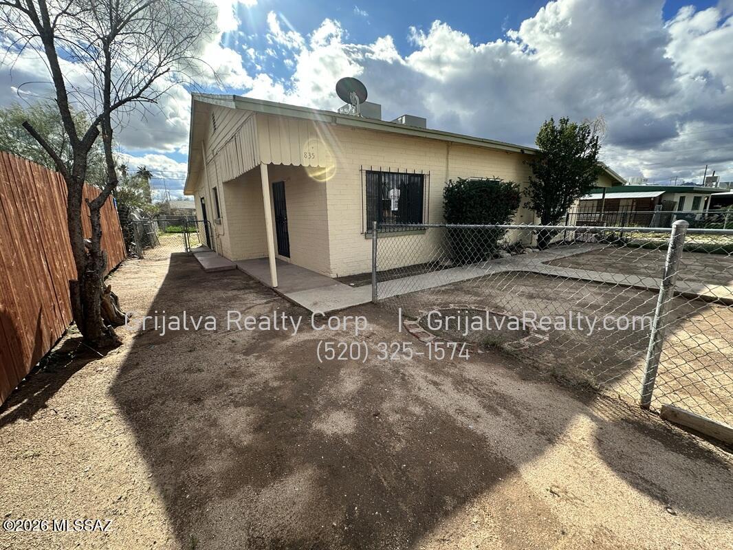 Miracle Mile Manor - Residential Income