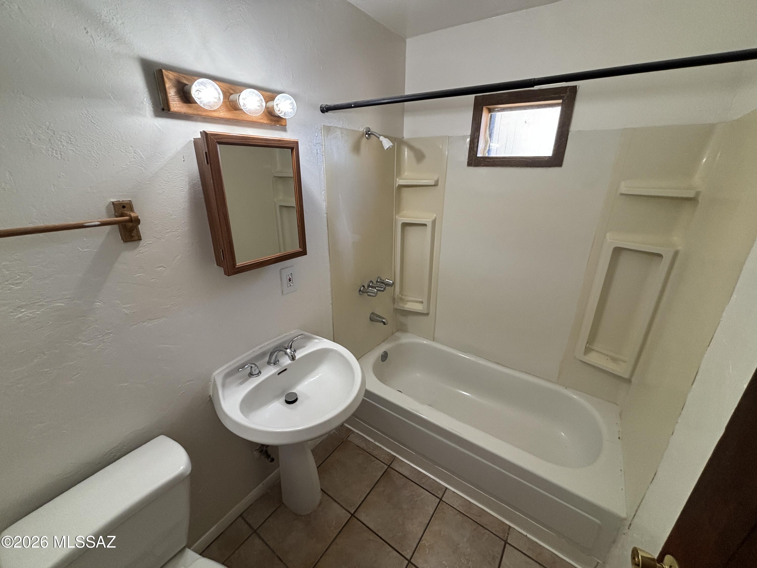 Miracle Mile Manor - Residential Income