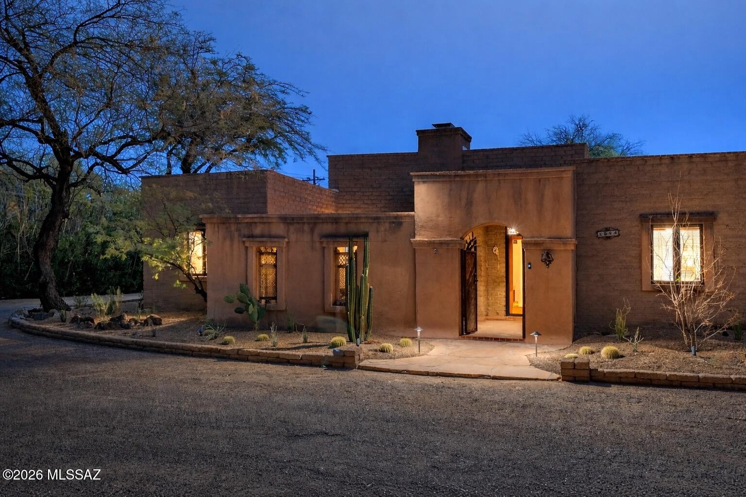 Fort Lowell Place (1-12) - Residential
