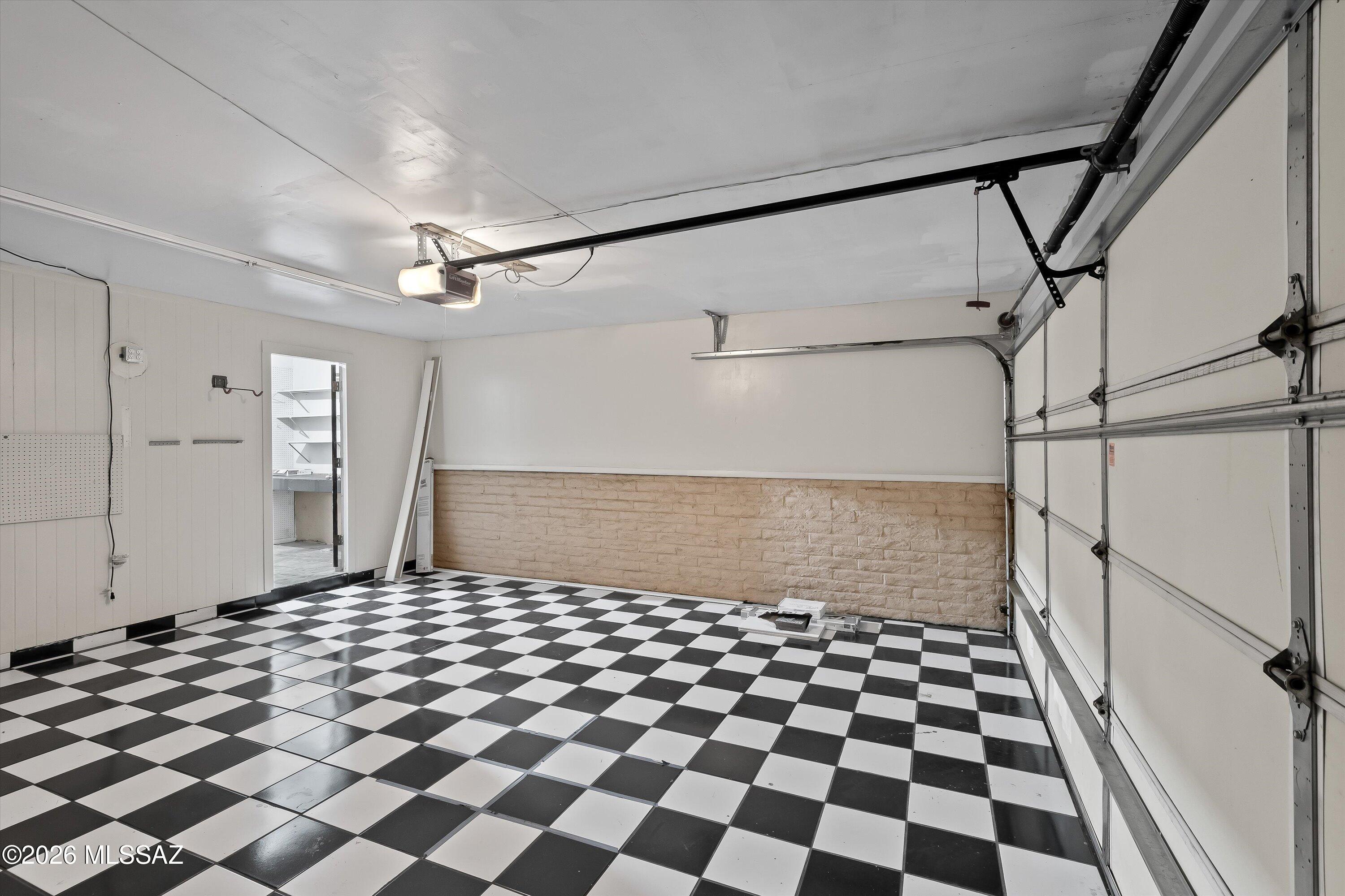 Silver Shadows Estates - Residential Lease