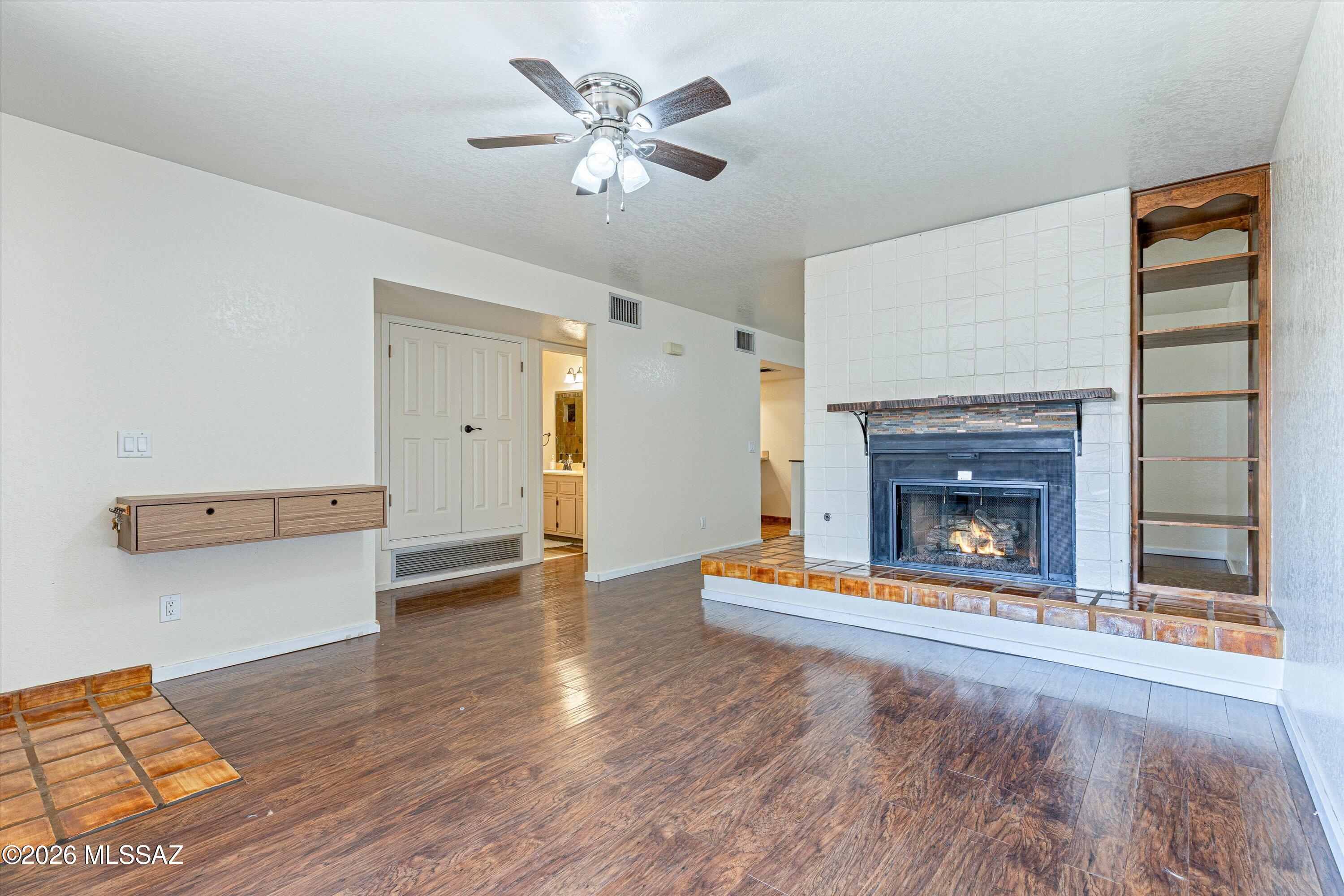 Las Casas Bellas Condo (1-44) - Residential