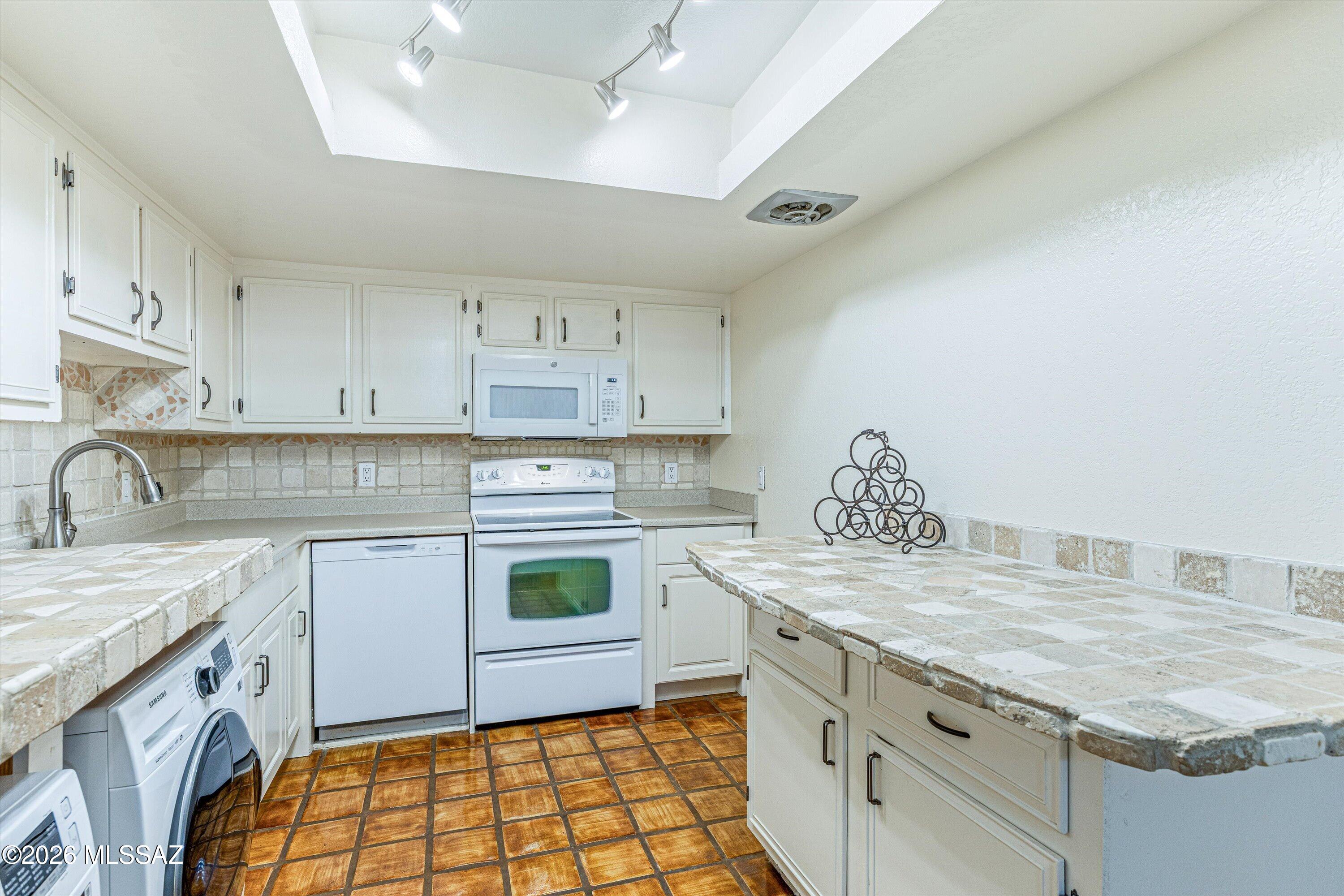 Las Casas Bellas Condo (1-44) - Residential