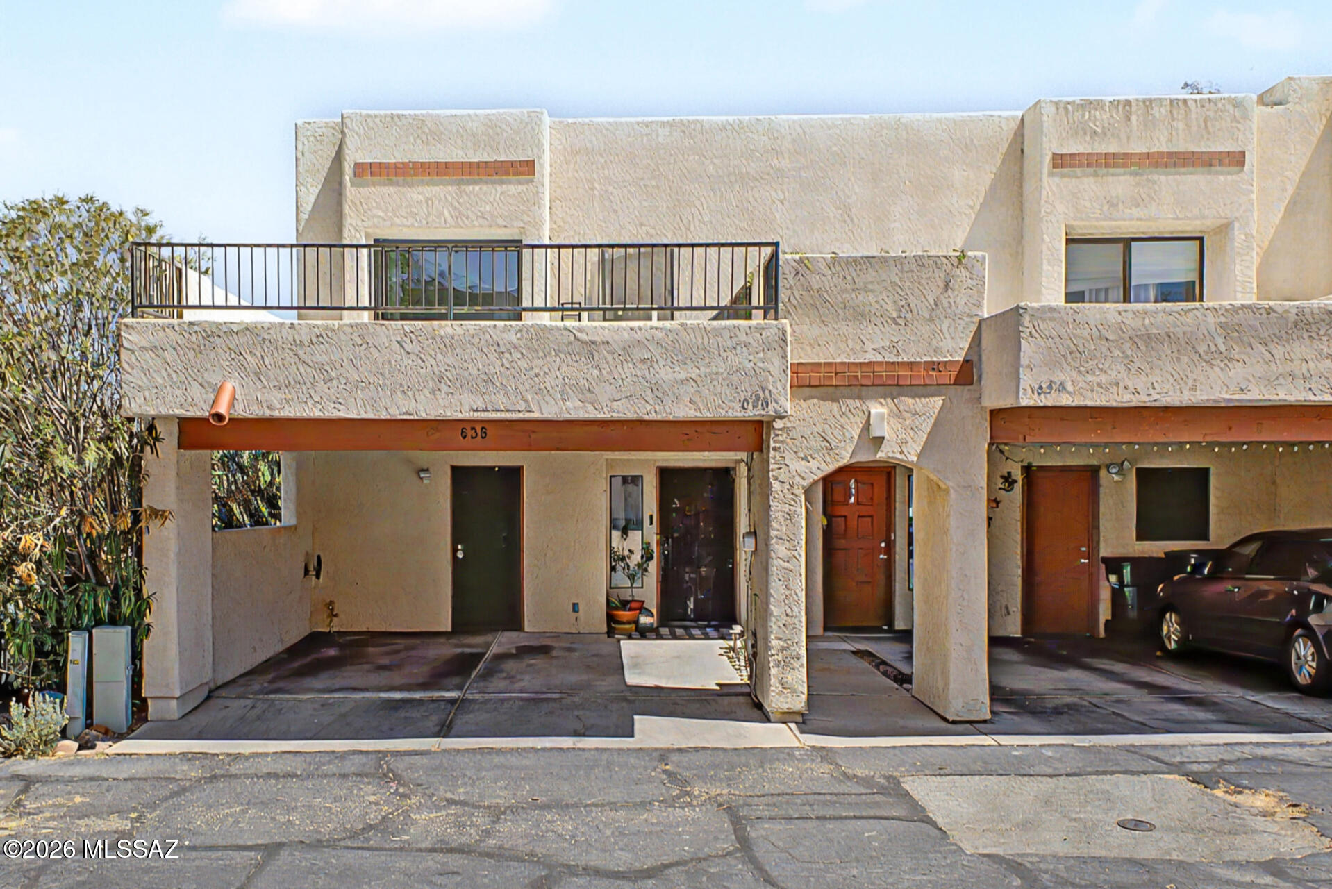 Las Lomitas Townhouses - Residential