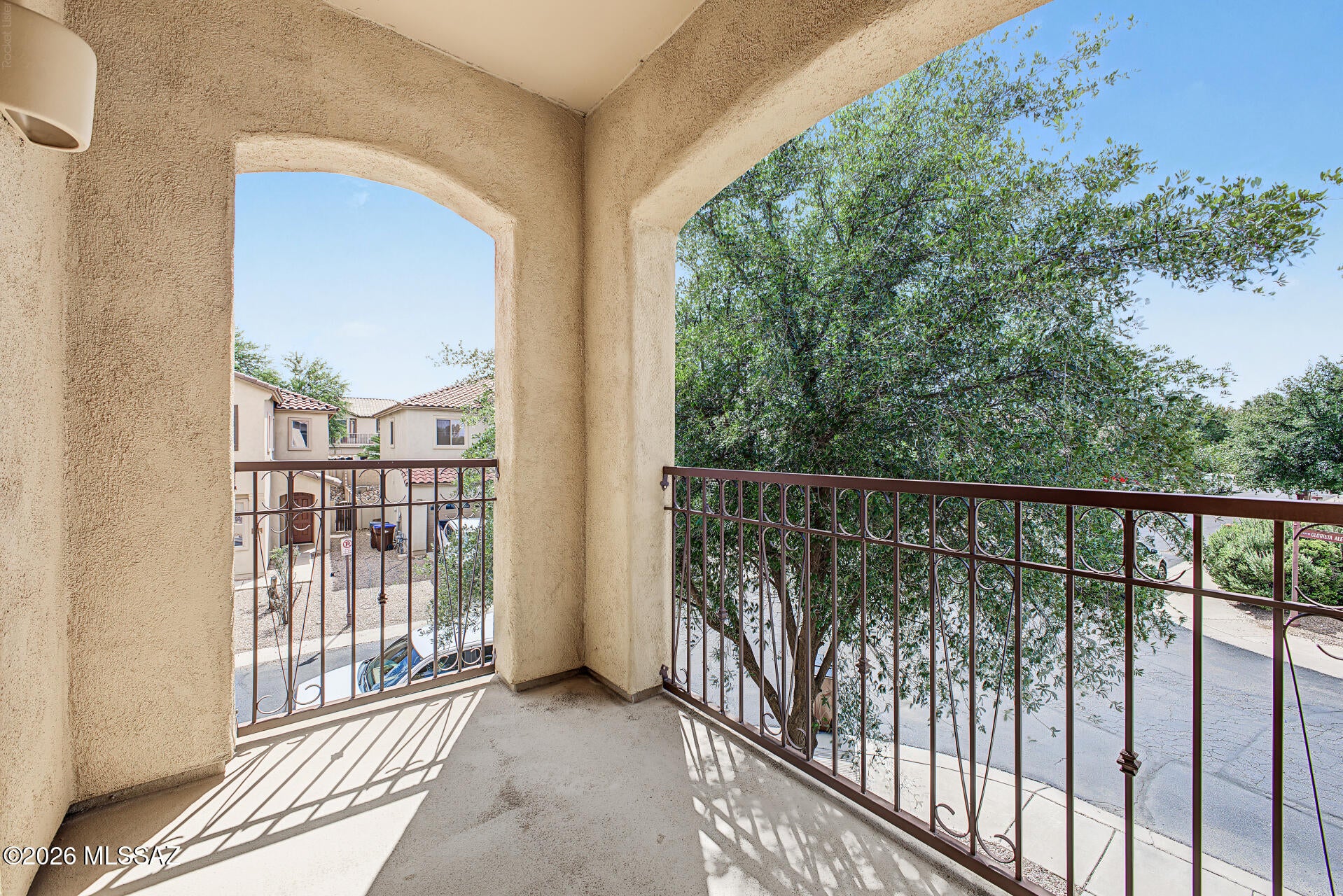 Lago Sereno (1-99) - Residential
