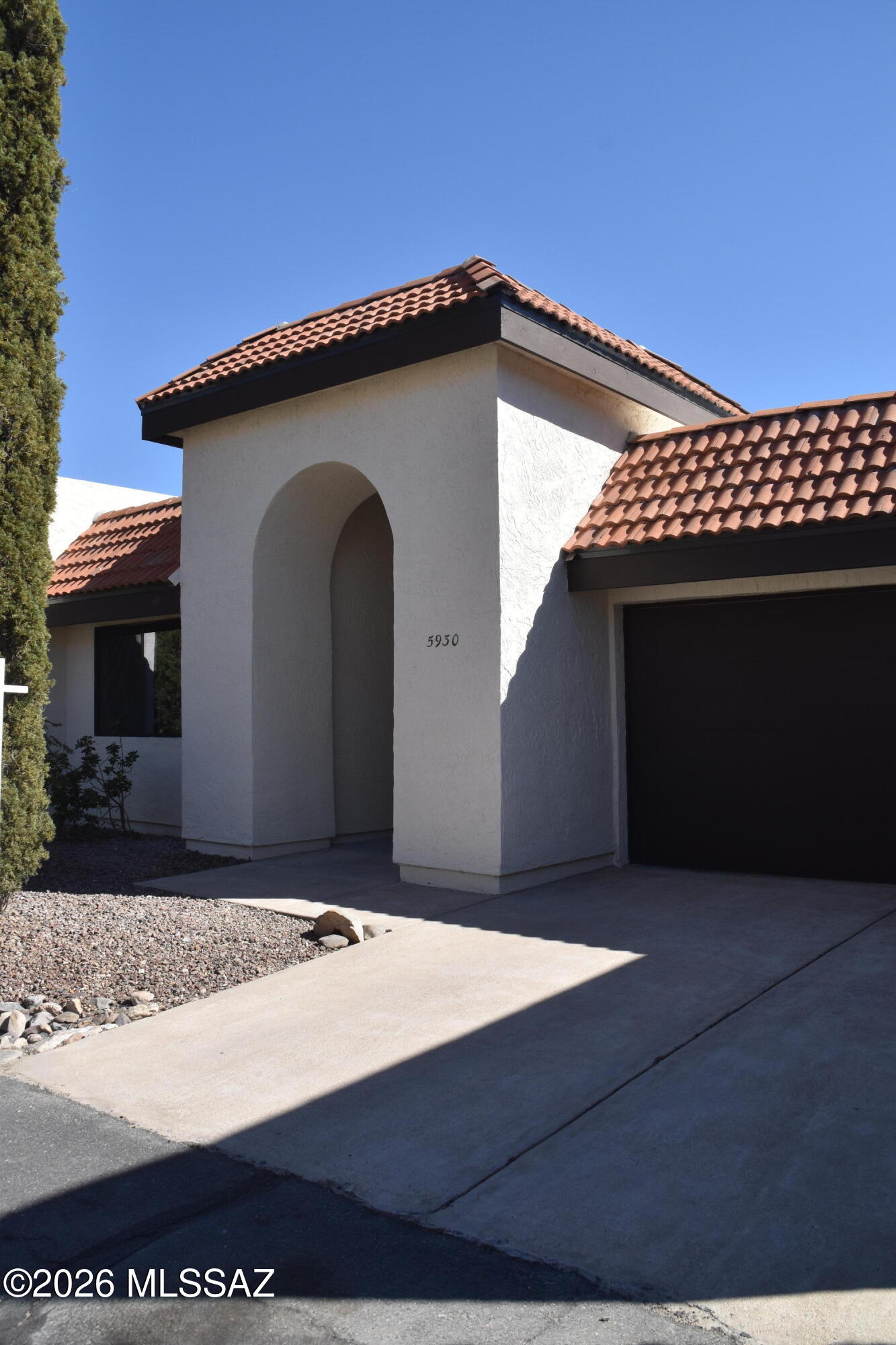 Beautifully updated 2 bed/2bath end unit townhome  in the foothills; spacious layout with 2 generous sized bedrooms; lovely patio with views of wildlife; new roof; fully updated kitchen; redesigned primary bathroom; community amenities include a pool, tennis court and club house.  Owner/Agent property.