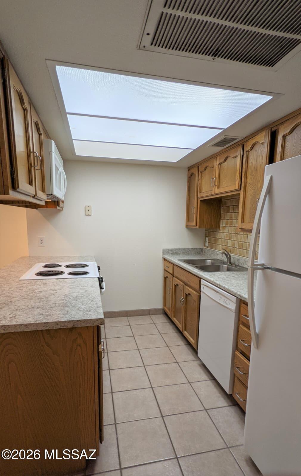 Twelve Hundred River Rd Condos - Residential
