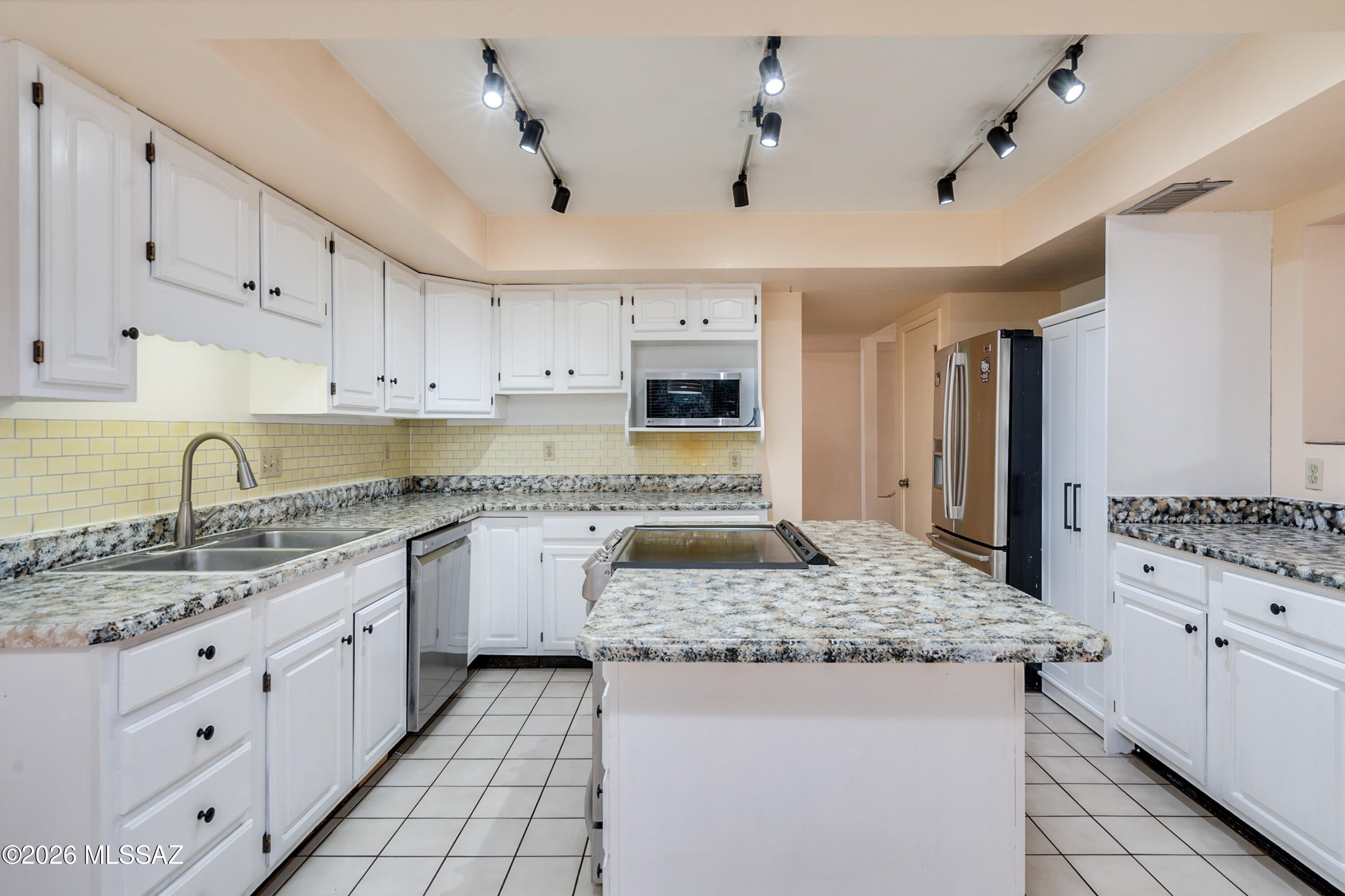 Belle Vista Townhomes (1-83) - Residential Lease