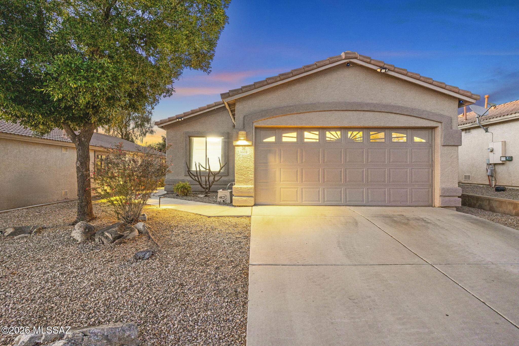 **Motivated Seller**
New High-efficiency HVAC system
Brand new water heater & appliances
Fresh Interior & Exterior paint
Extended Depth 2- Car Garage Perfect for longer Vehicles
Stunning upgraded home in the Villages at Dove Mountain! Bright open floor plan with diagonal flooring, abundant natural light, and a beautifully appointed kitchen featuring stainless steel appliances, LED lighting. Spacious 3-bedroom layout with a private primary suite offering a garden tub and separate shower. French doors lead to a brick and flagstone patio perfect for enjoying breathtaking mountain sunrises and Arizona sunsets to complete this incredible home!