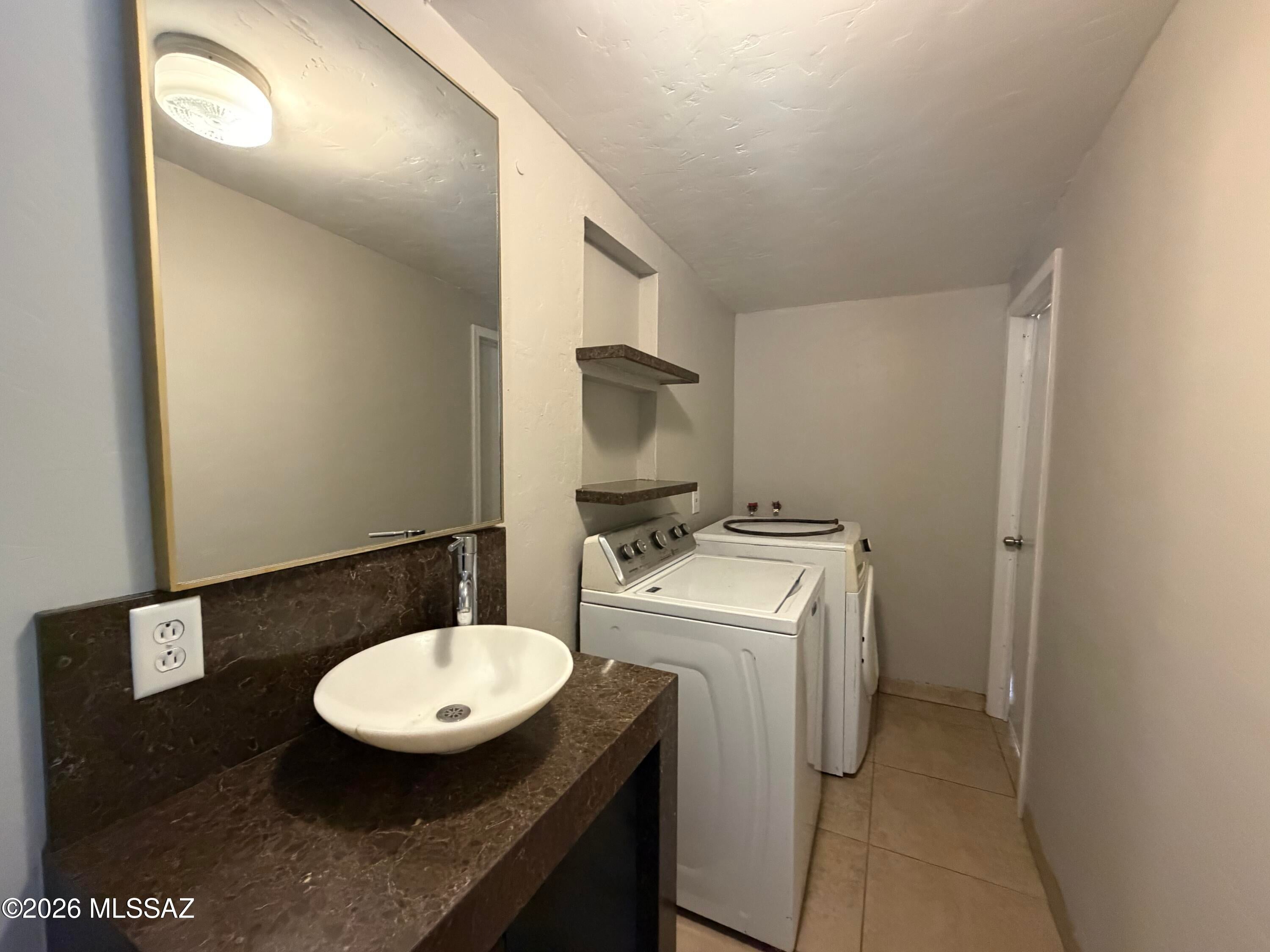 El Rio Park - Residential Lease