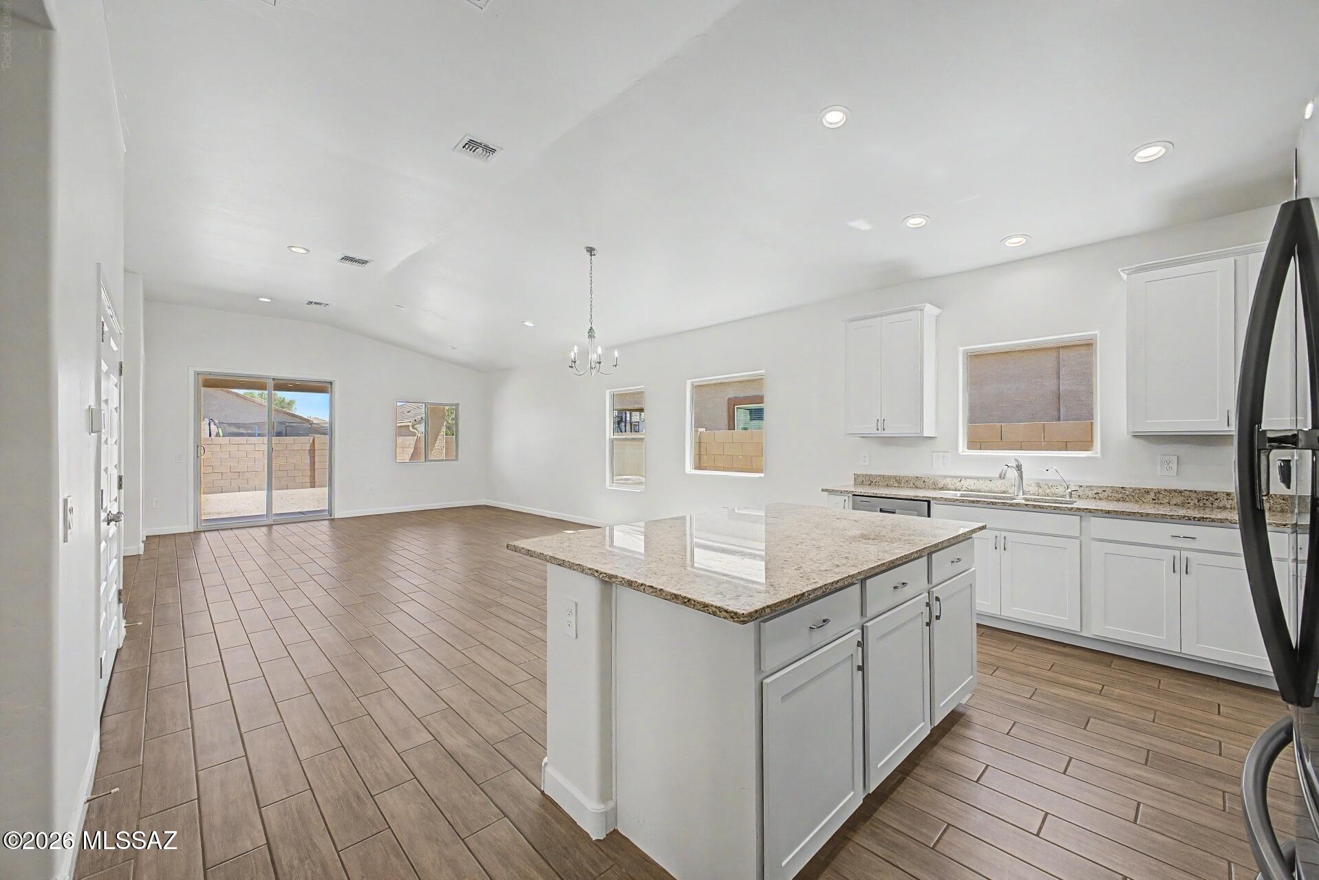 Saguaro Bloom 7B - Residential