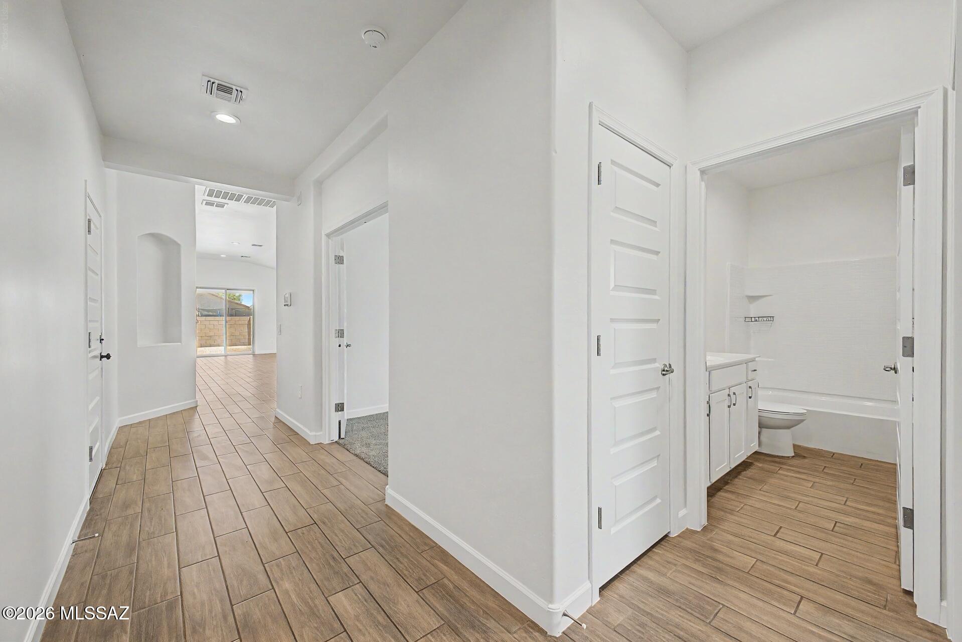 Saguaro Bloom 7B - Residential