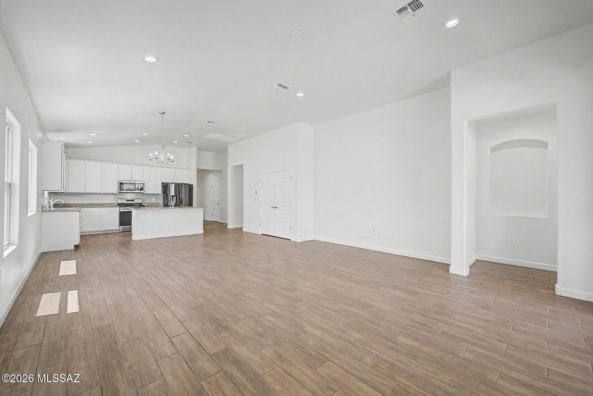 Saguaro Bloom 7B - Residential