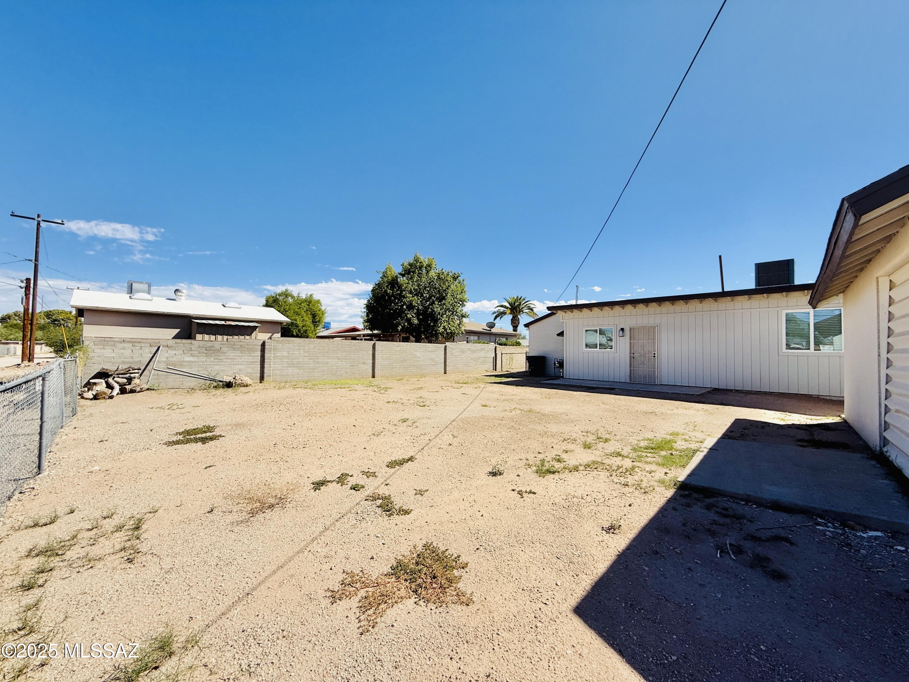 Mission Manor NO. 6 - Residential