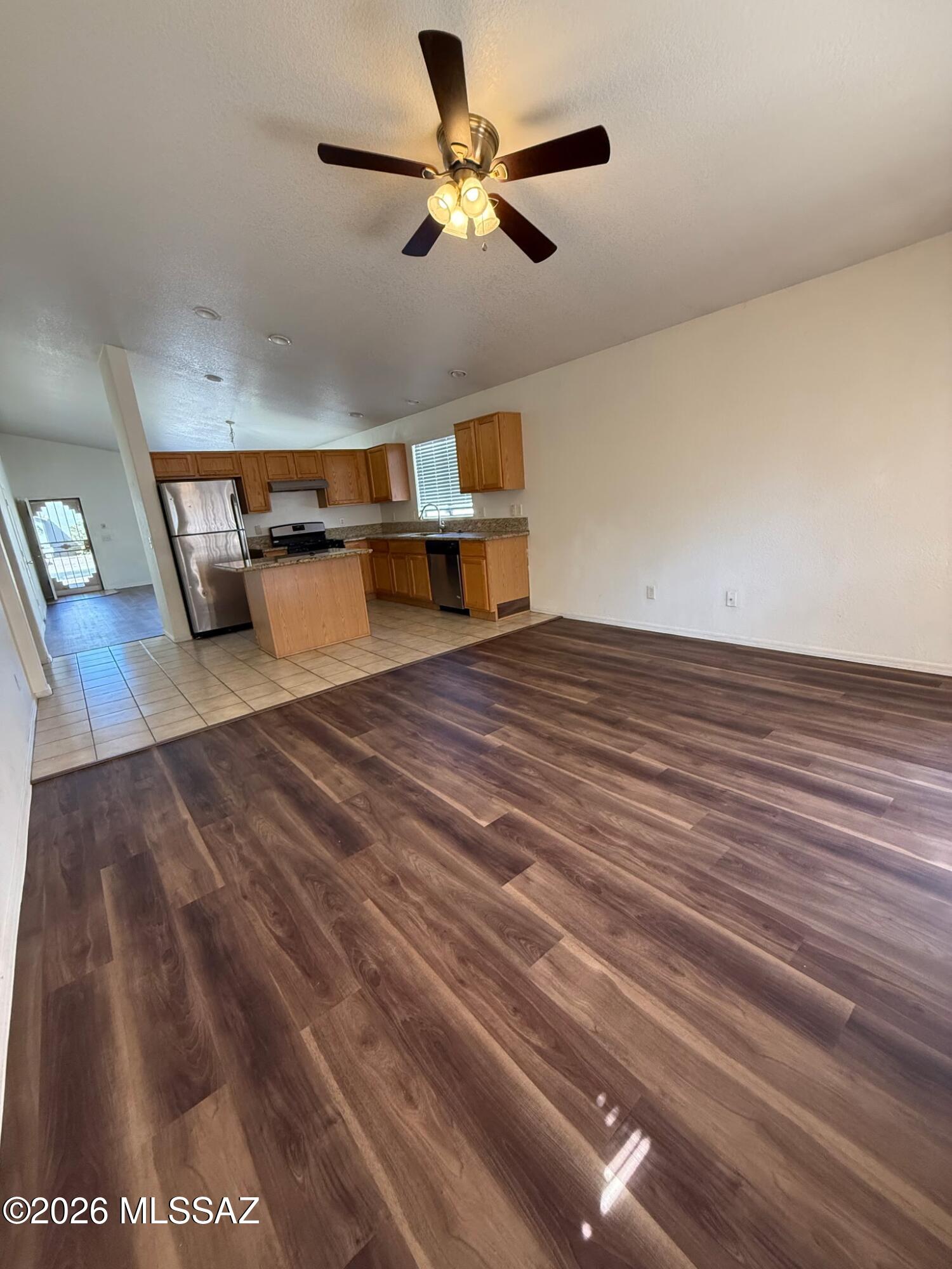 Mona Lisa (1-112) - Residential Lease