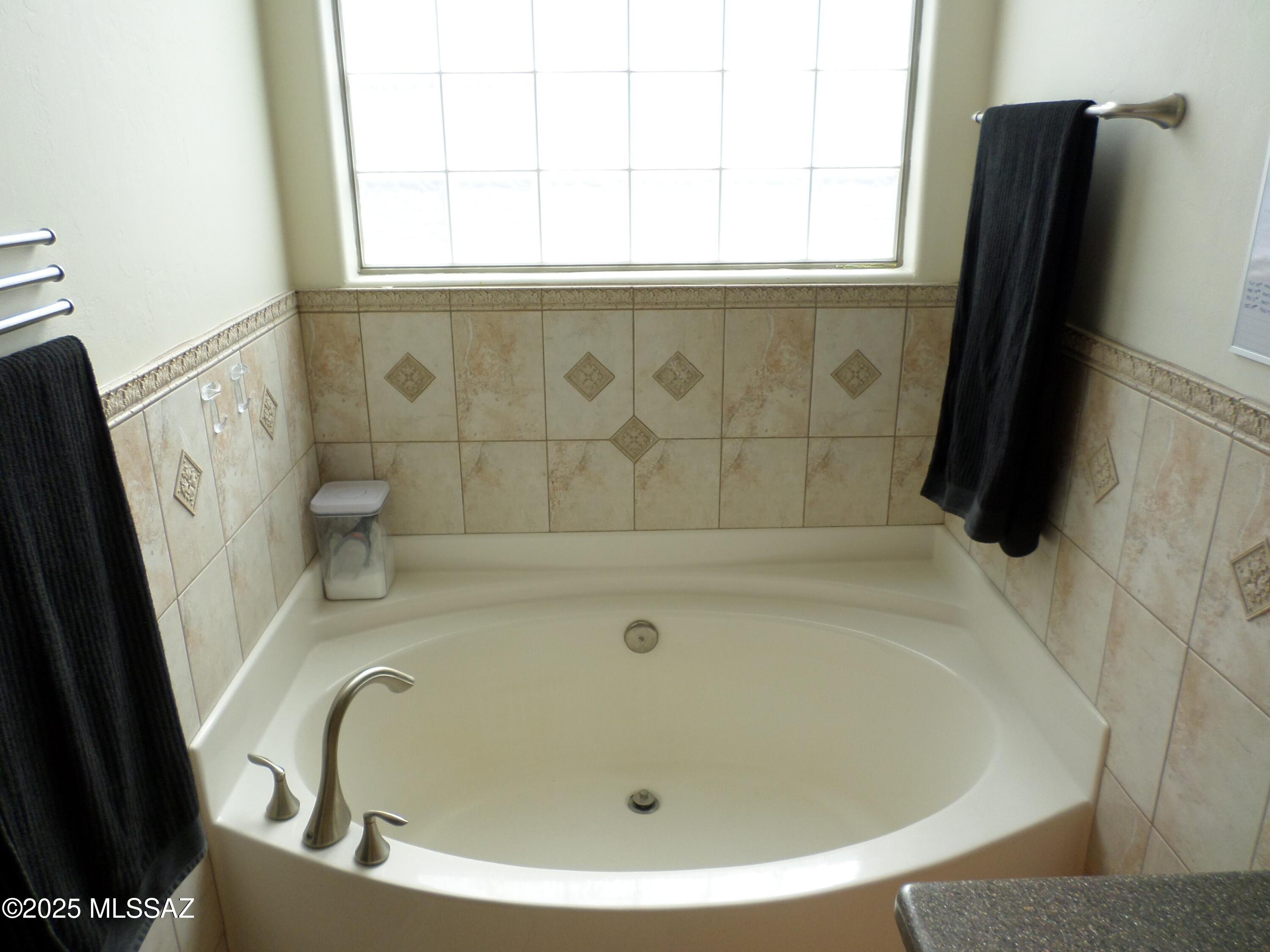 Valencia Reserve South (1-315) - Residential Lease