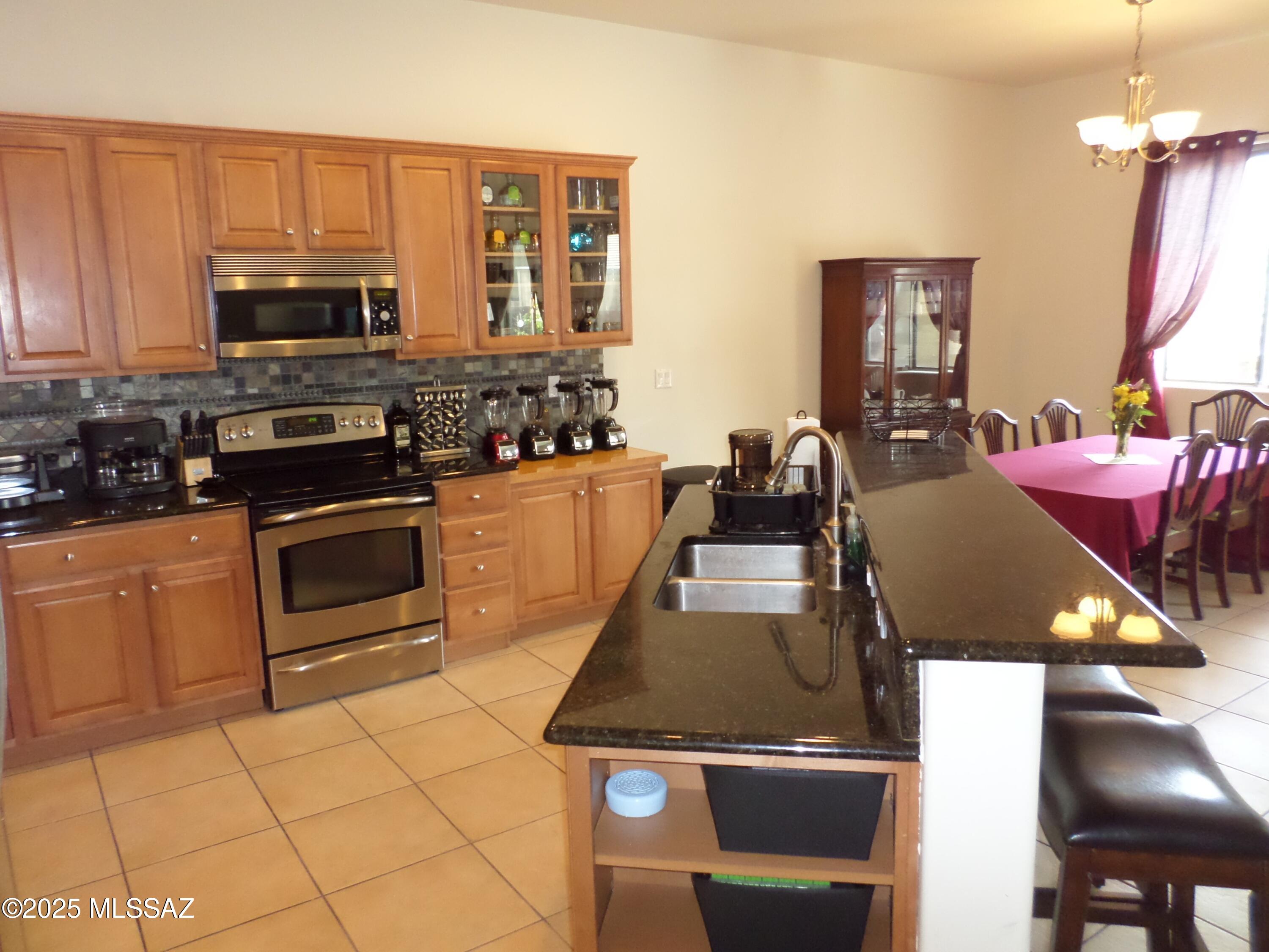 Valencia Reserve South (1-315) - Residential Lease