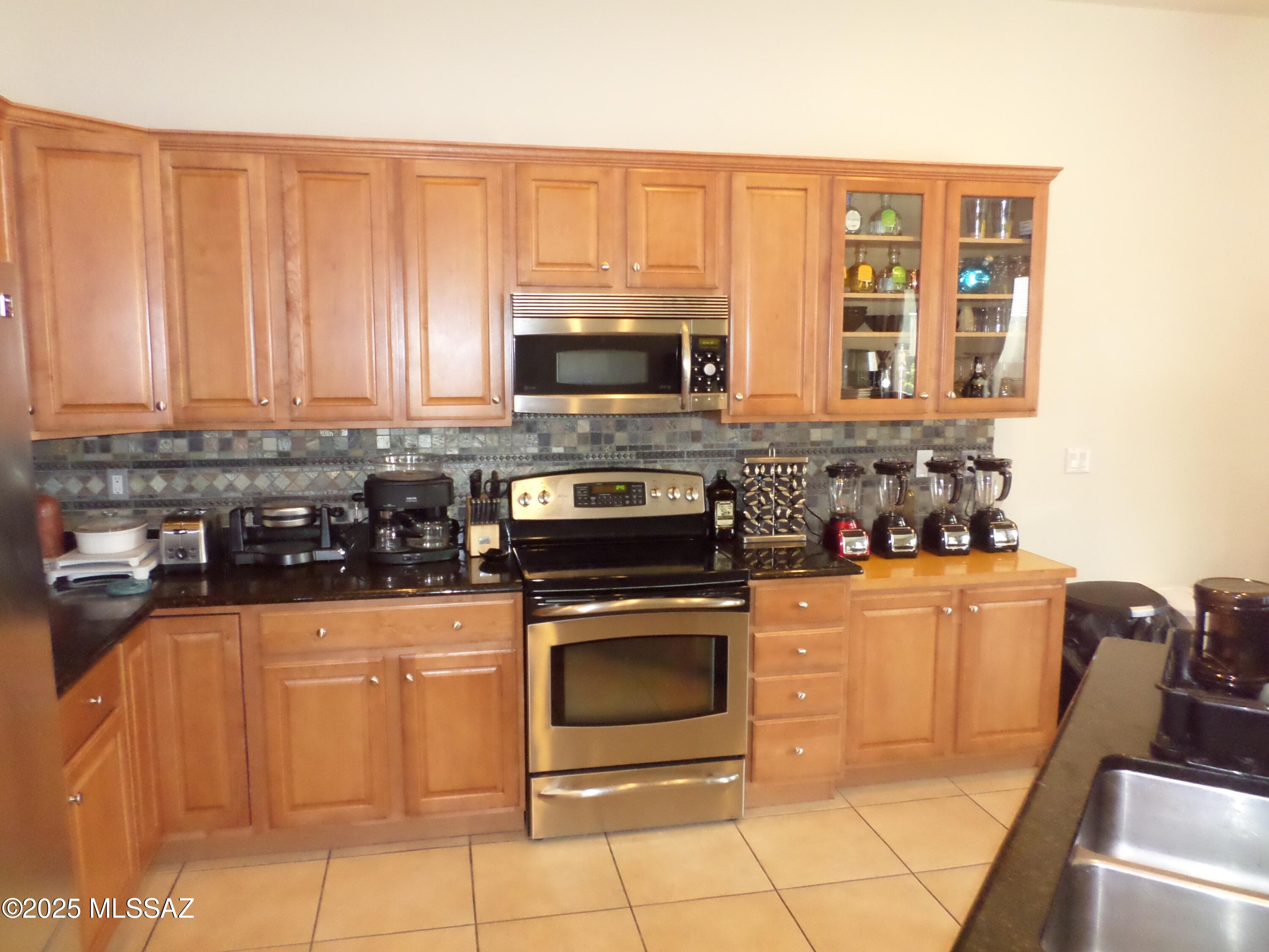 Valencia Reserve South (1-315) - Residential Lease