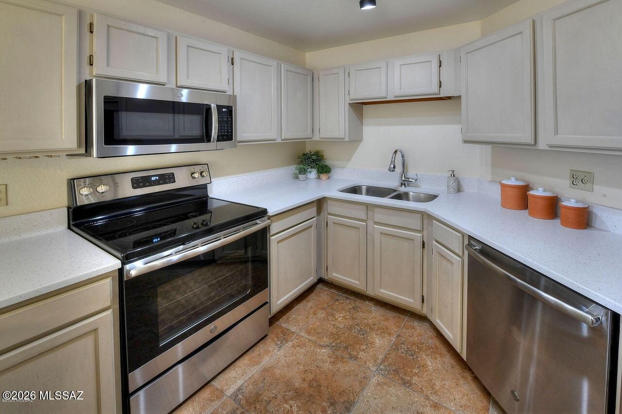 Canyon View At Ventana Condominium (1-264) - Residential Lease