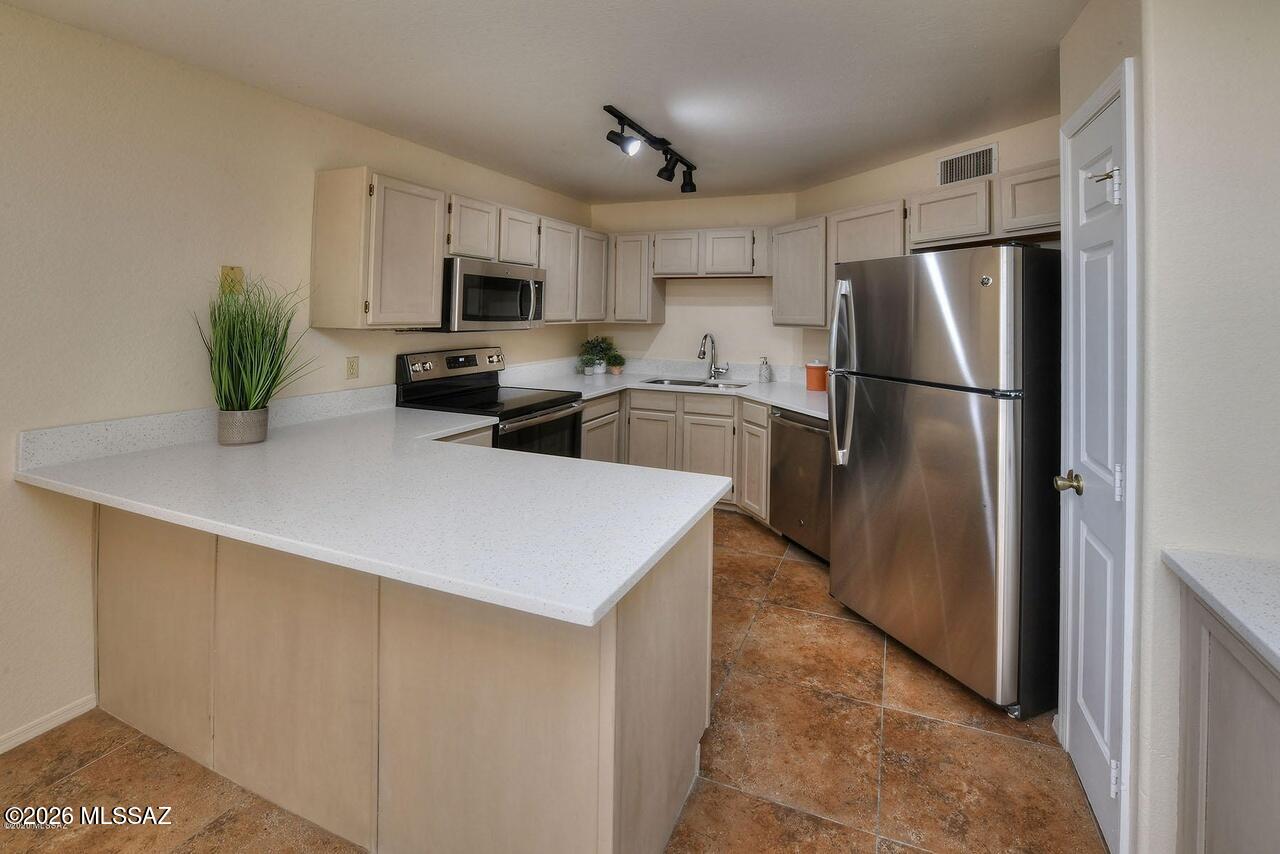 Canyon View At Ventana Condominium (1-264) - Residential Lease