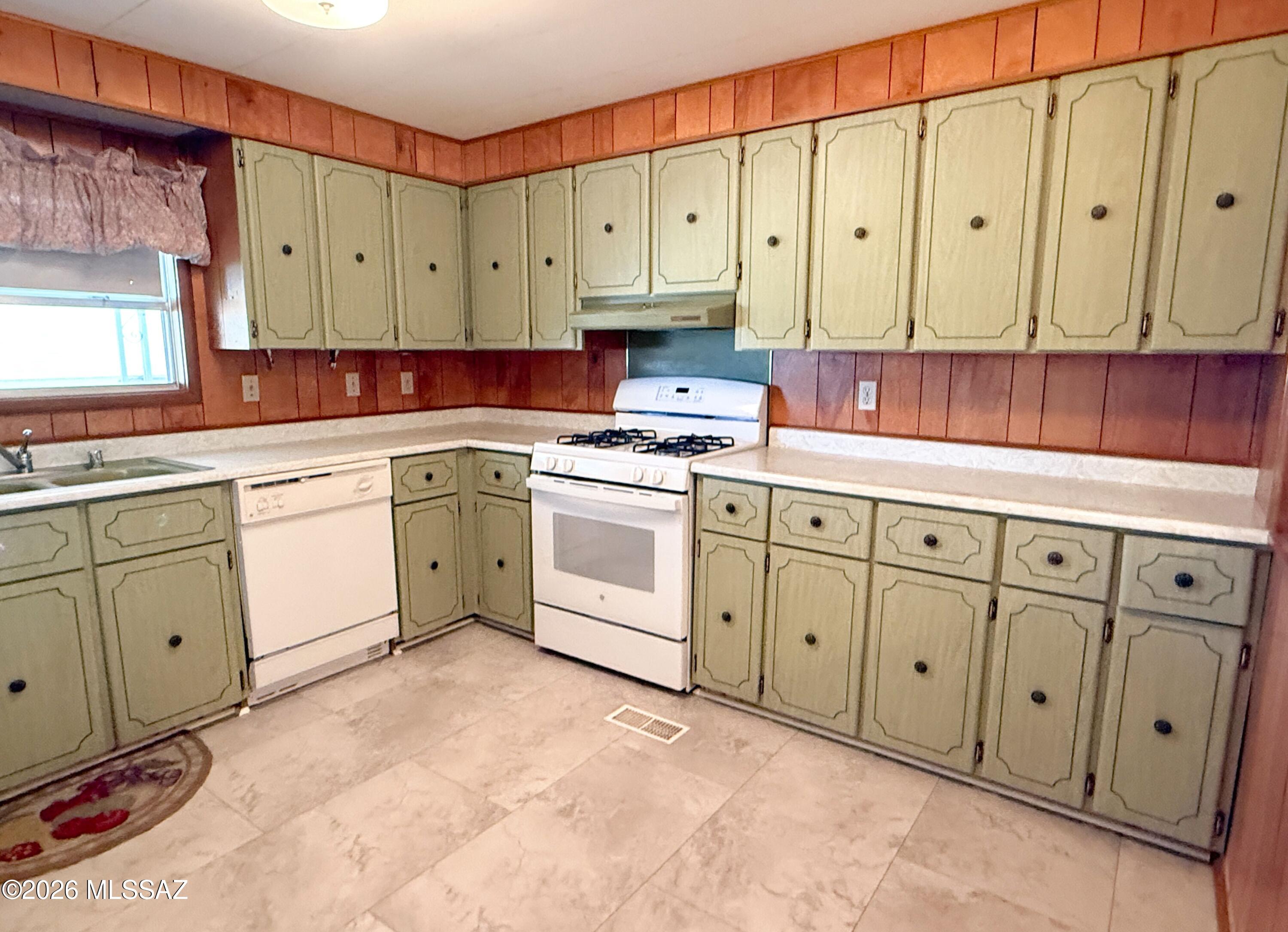 The Highlands (1 - 357) - Residential Lease