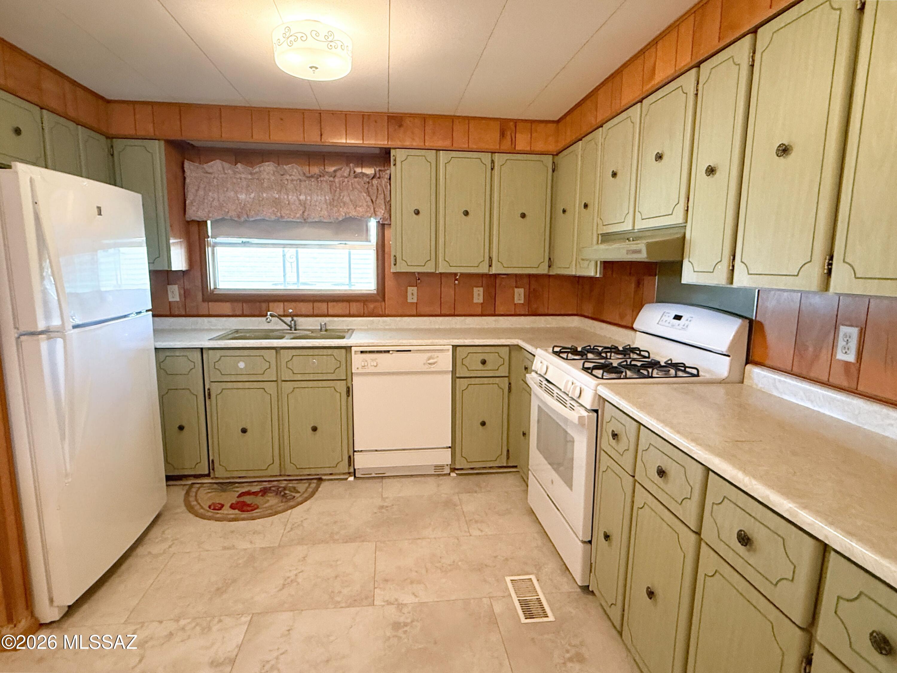 The Highlands (1 - 357) - Residential Lease