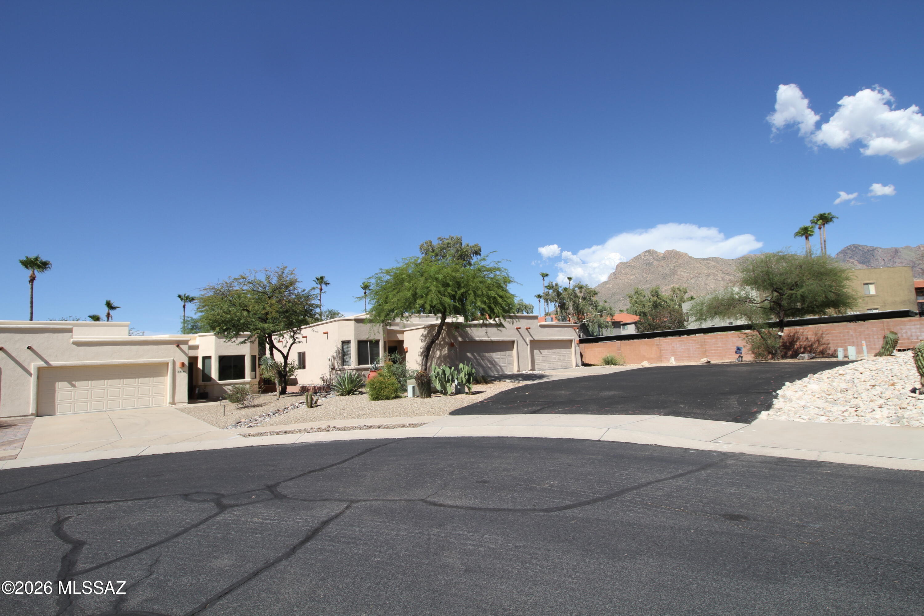 Peppersauce Townhomes(1-21) - Residential