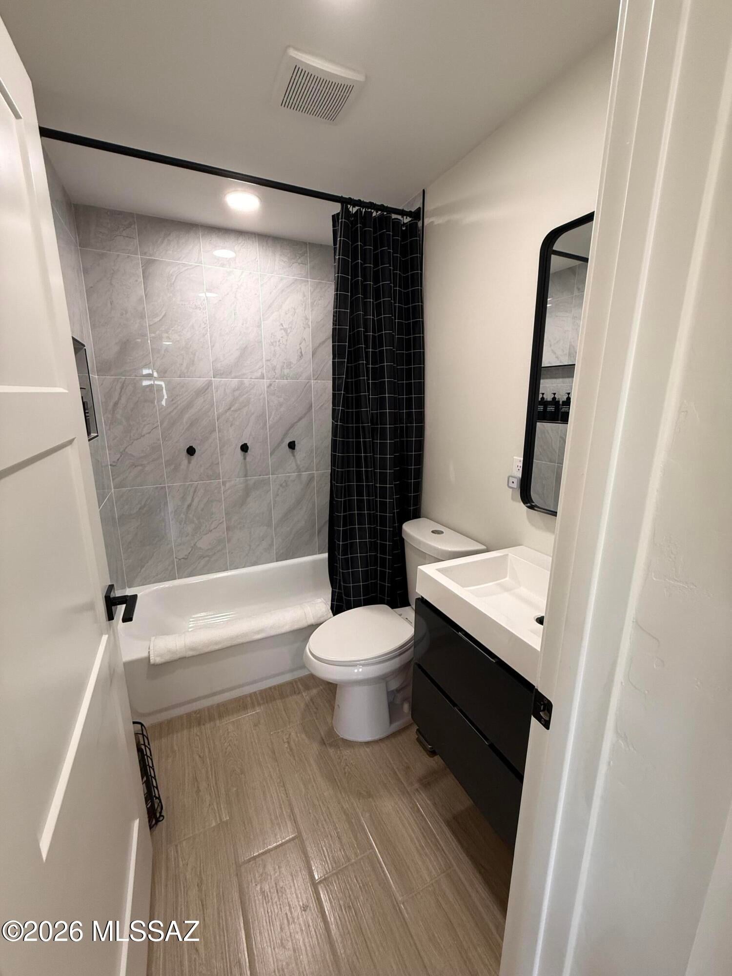 El Rio Park - Residential Lease