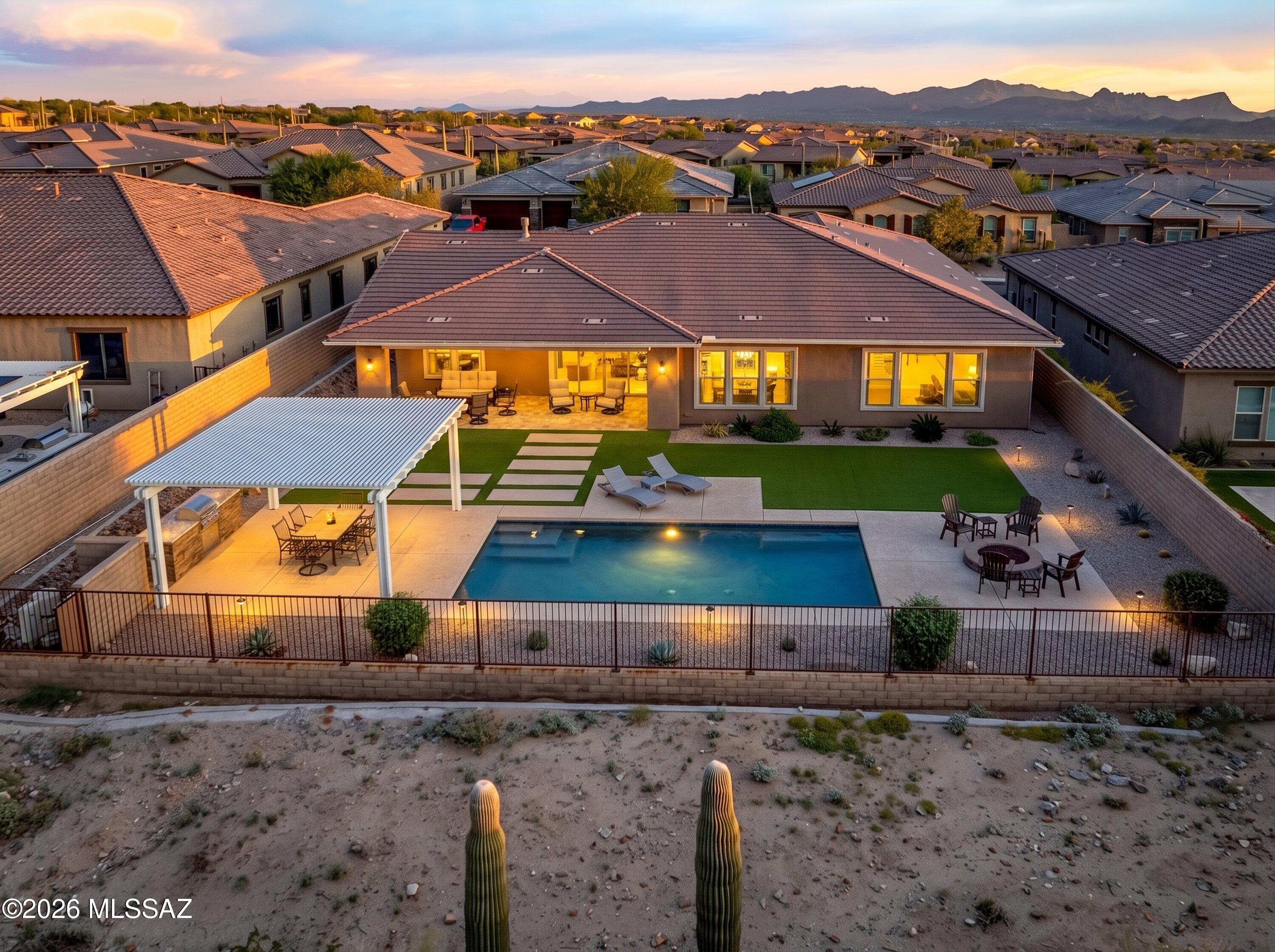 Boulder Bridge Pass II At Dove Mountain SQ20143250154 - Residential