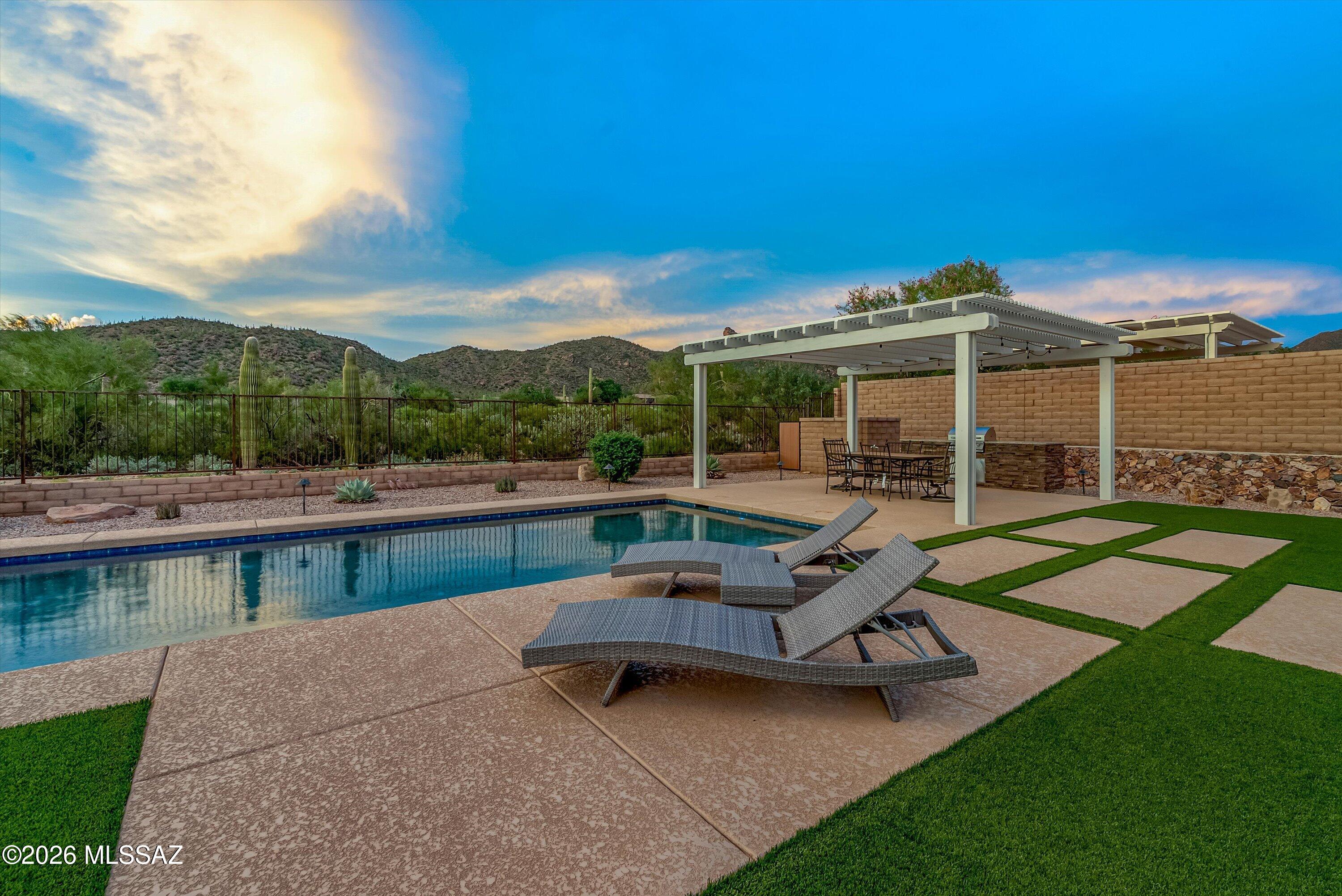 Boulder Bridge Pass II At Dove Mountain SQ20143250154 - Residential
