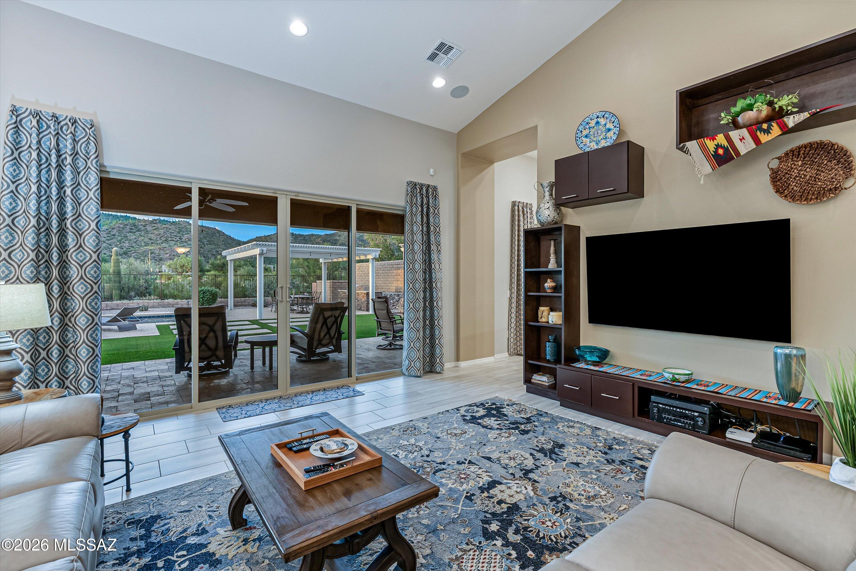 Boulder Bridge Pass II At Dove Mountain SQ20143250154 - Residential