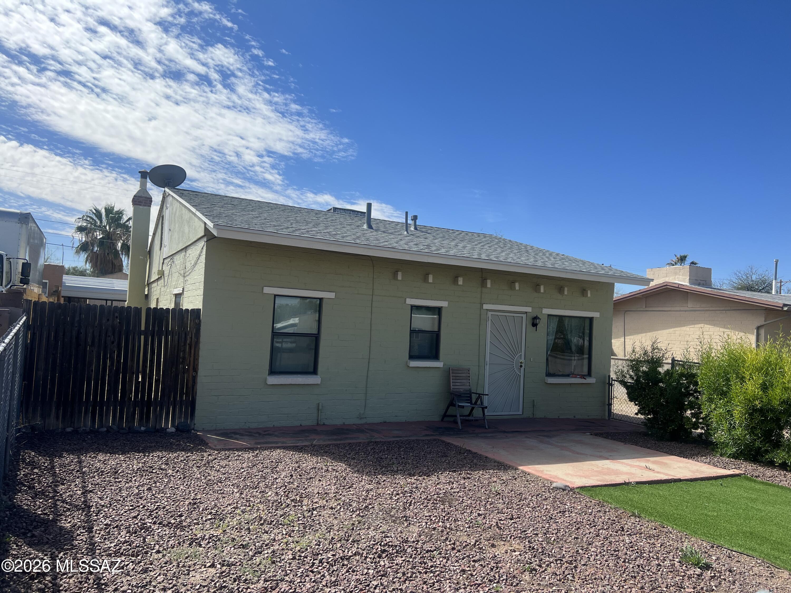 Come see this Great house with a large piece property.  Close to the I -10 freeway, Bus Lines, Grocery Stores, Restaurants, Mall and More.
This Homes feature 2 Large Bedrooms both with a private bathroom. No HOA and room for all the toys!!!
Call  today for your Private Showing :)