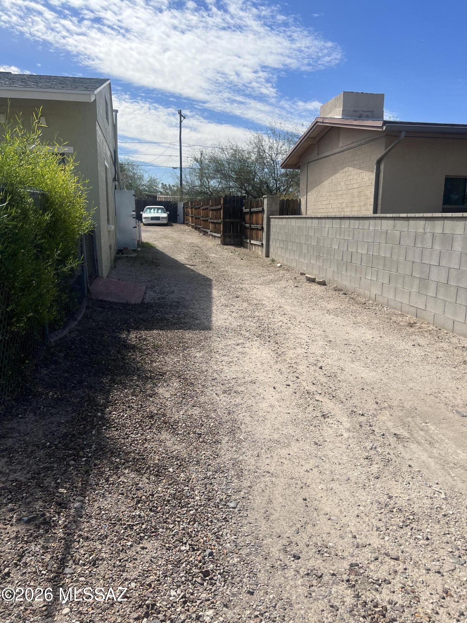 Miracle Mile Manor - Residential