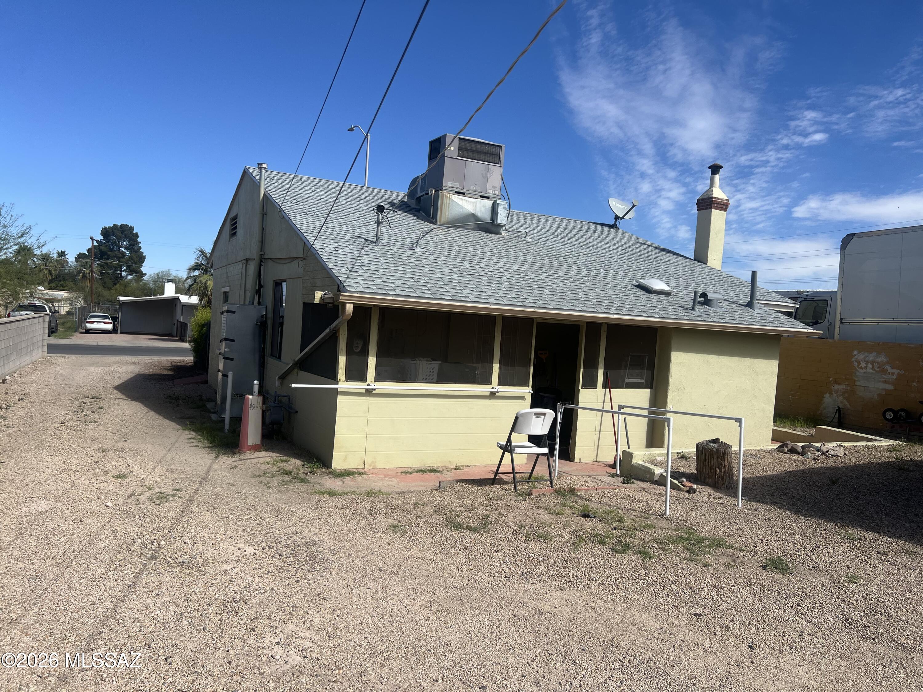 Miracle Mile Manor - Residential