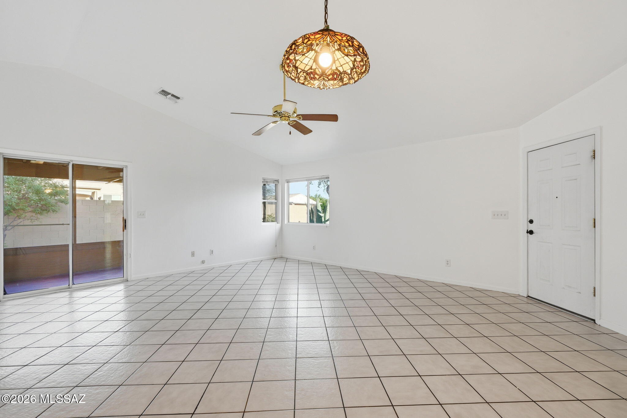 Hacienda Del Oro (1-78) - Residential