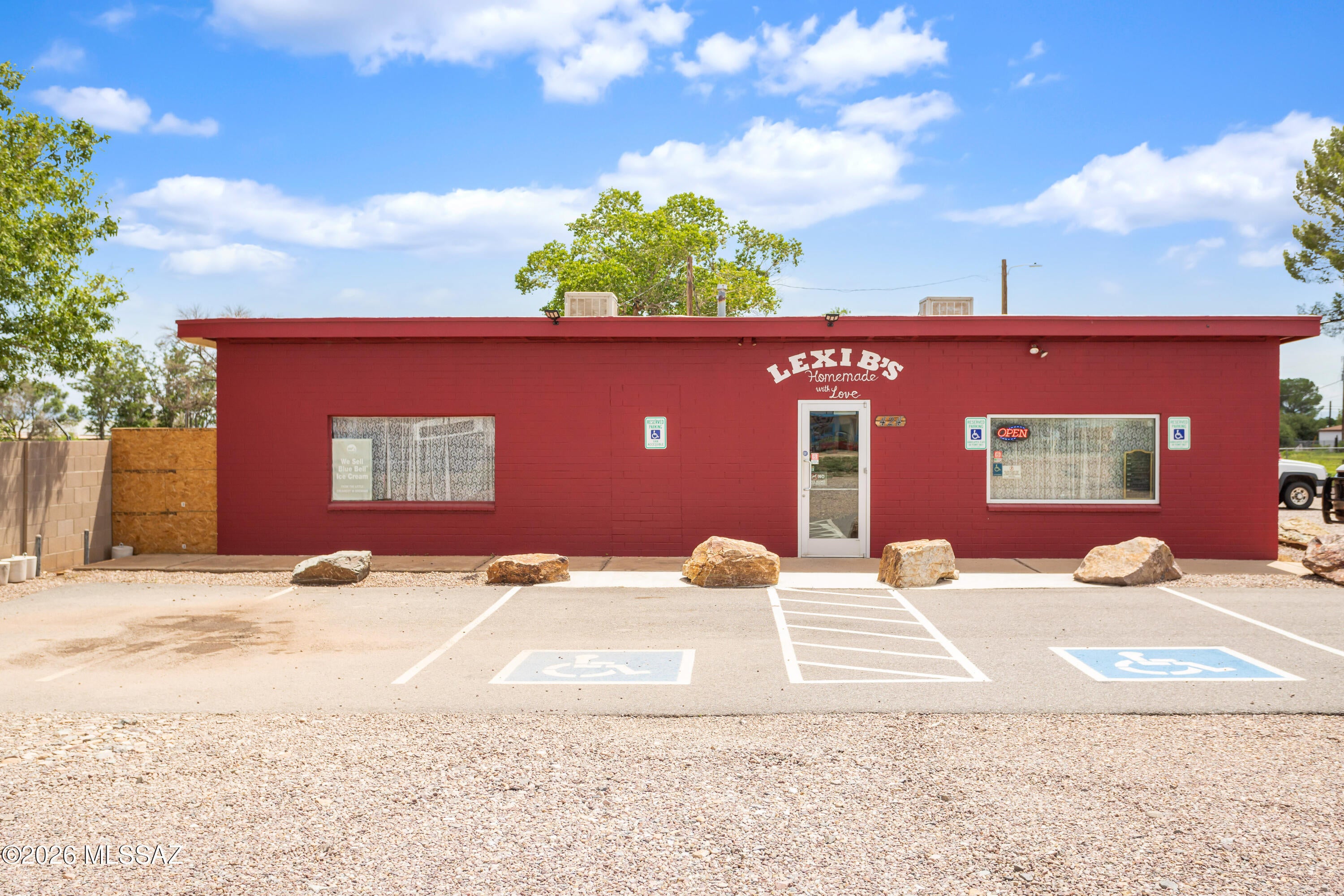 This is your chance to step into a turnkey restaurant at a good value. The seller is motivated, creating an outstanding opportunity for an owner-operator or investor looking to hit the ground running. Currently operating as a diner-style restaurant, the business is generating approximately $4,000 per week in gross sales. Everything is in place to continue operating or transform the space into virtually any restaurant concept. The property features a spacious dining room, a fully equipped commercial kitchen, excellent street frontage on Huachuca Boulevard, and abundant parking for customers. Its flexible layout and prime location make it ideal. Whether you're an experienced restaurateur or looking to own your first restaurant, this is a rare opportunity to acquire an operating business.