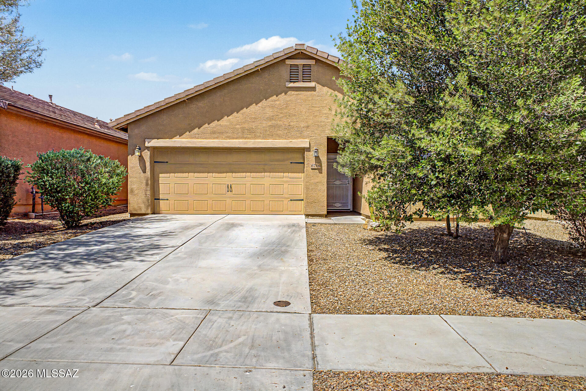 Welcome to this delightful single-story home! Fall in love with the open and inviting living areas ready to bring you joy, featuring soft carpeting underfoot, tile in all the right places, sliding doors to the patio, and neutral paint that pairs well with any decor style. The well-appointed kitchen displays staggered cabinets adorned with crown molding, granite countertops, built-in essentials, and an island, perfect for meal prep and midnight snacks. The main suite promises a good night's sleep, boasting a walk-in closet for all your belongings and a private bathroom with a separate shower & tub for added convenience. Entertain guests and relax in the backyard, including a covered patio perfect for morning coffee and plenty of seating space with pavers. Hurry up and check it out!
