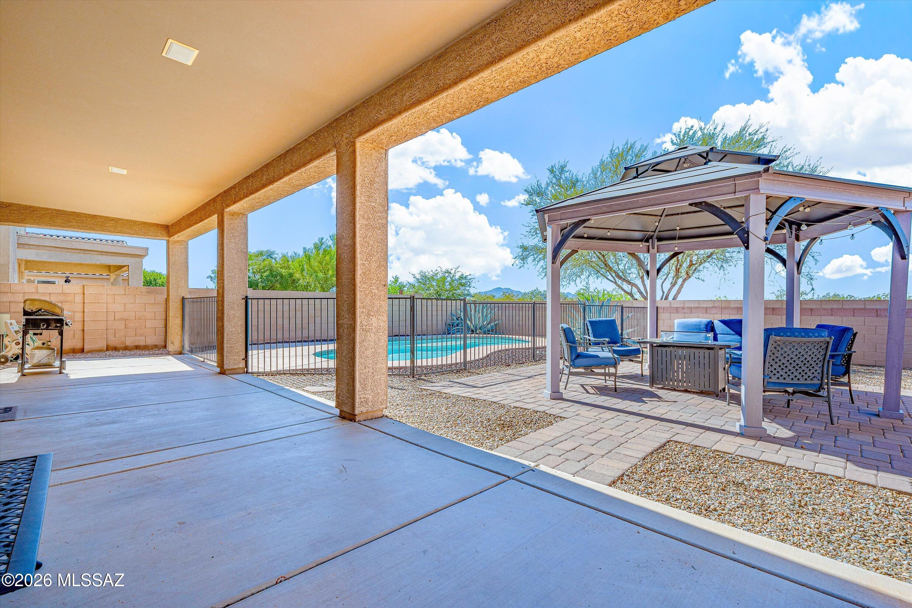 Vista Del Lago - Residential