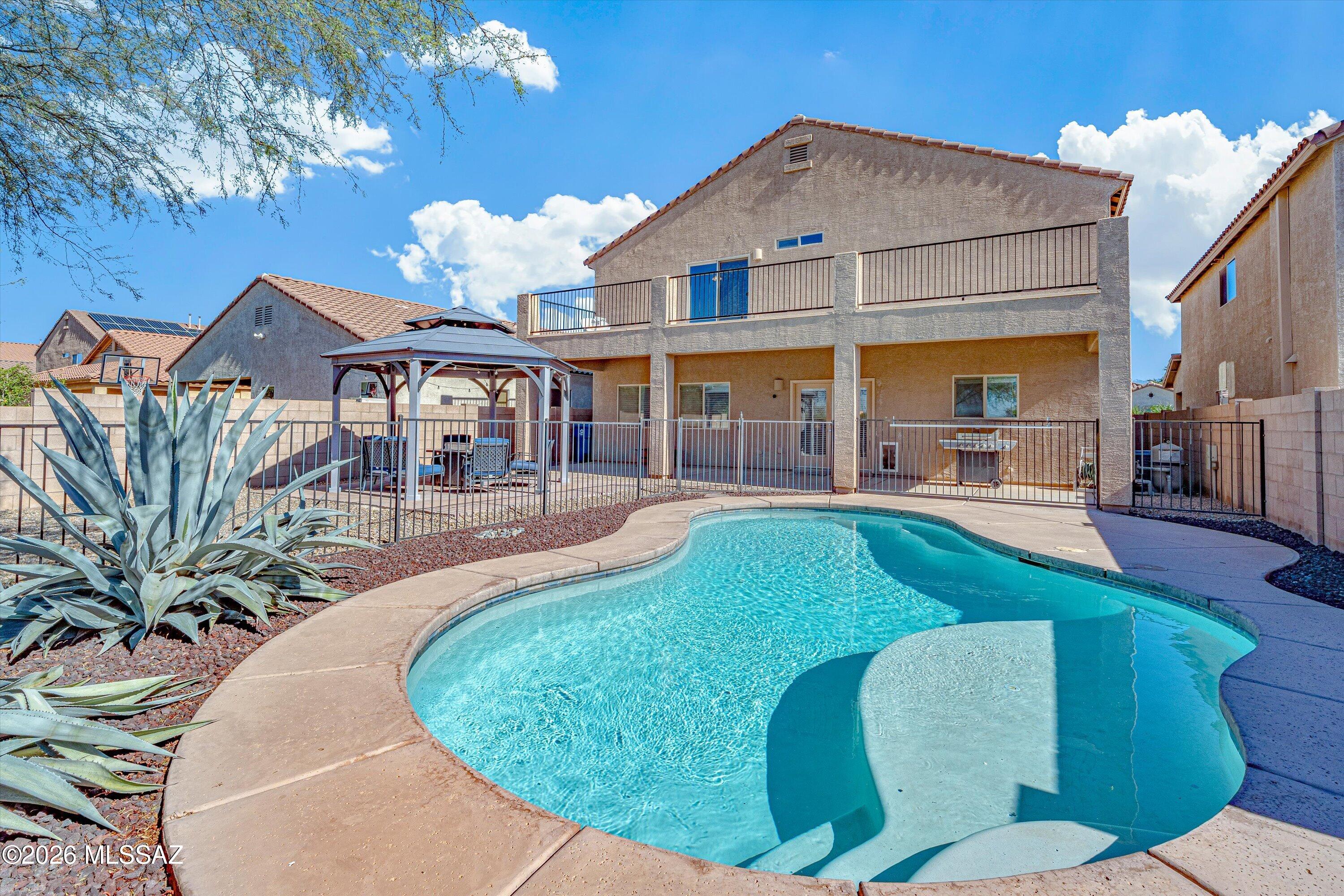 Vista Del Lago - Residential