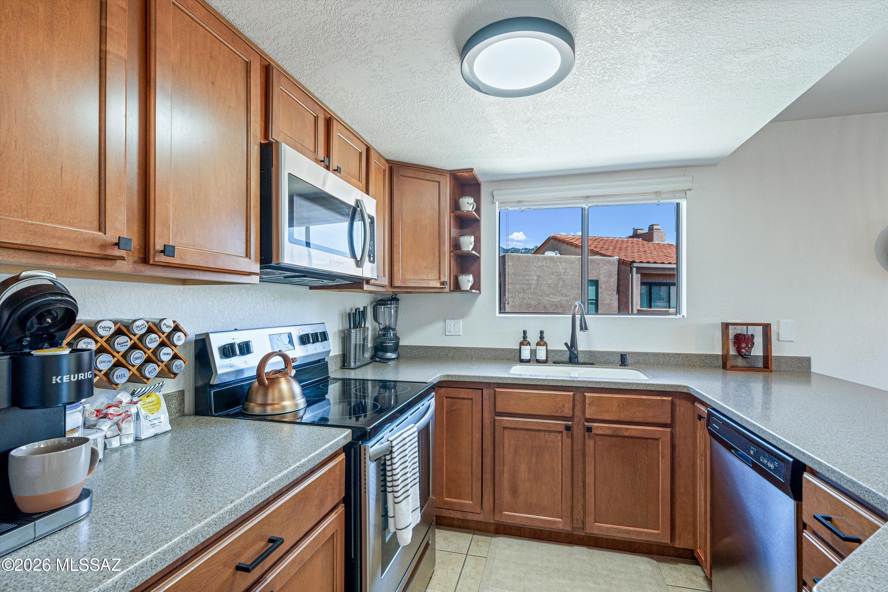 Ventana Vista Condominiums - Residential