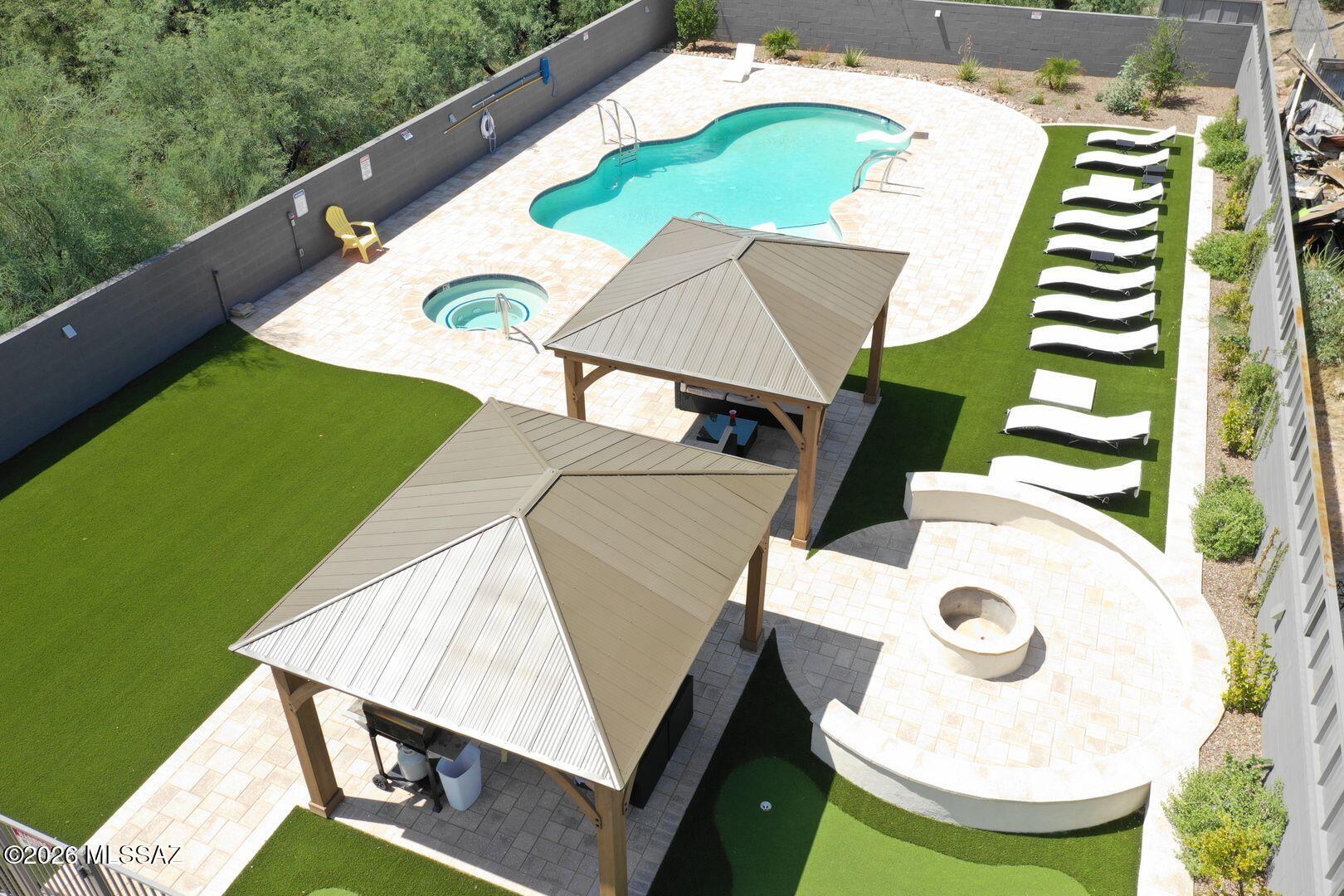 50% OFF first months rent! FREE WIFI!! 4 bed, 4 bath units close to UofA Campus Pre-leasing for August 2026!
Now pre-leasing for August 2026! 12 newer 4 bed/4 bath homes in complex just one block south of campus! Central A/C, Quartz counter tops, very modern look, washer/dryer, and stainless appliances. The fully enclosed yard is amazing with Pool, Fire Pit, Bar top, brick patio and turf! Comes with Covered parking just one block from UofA! This will surpass your expectations!