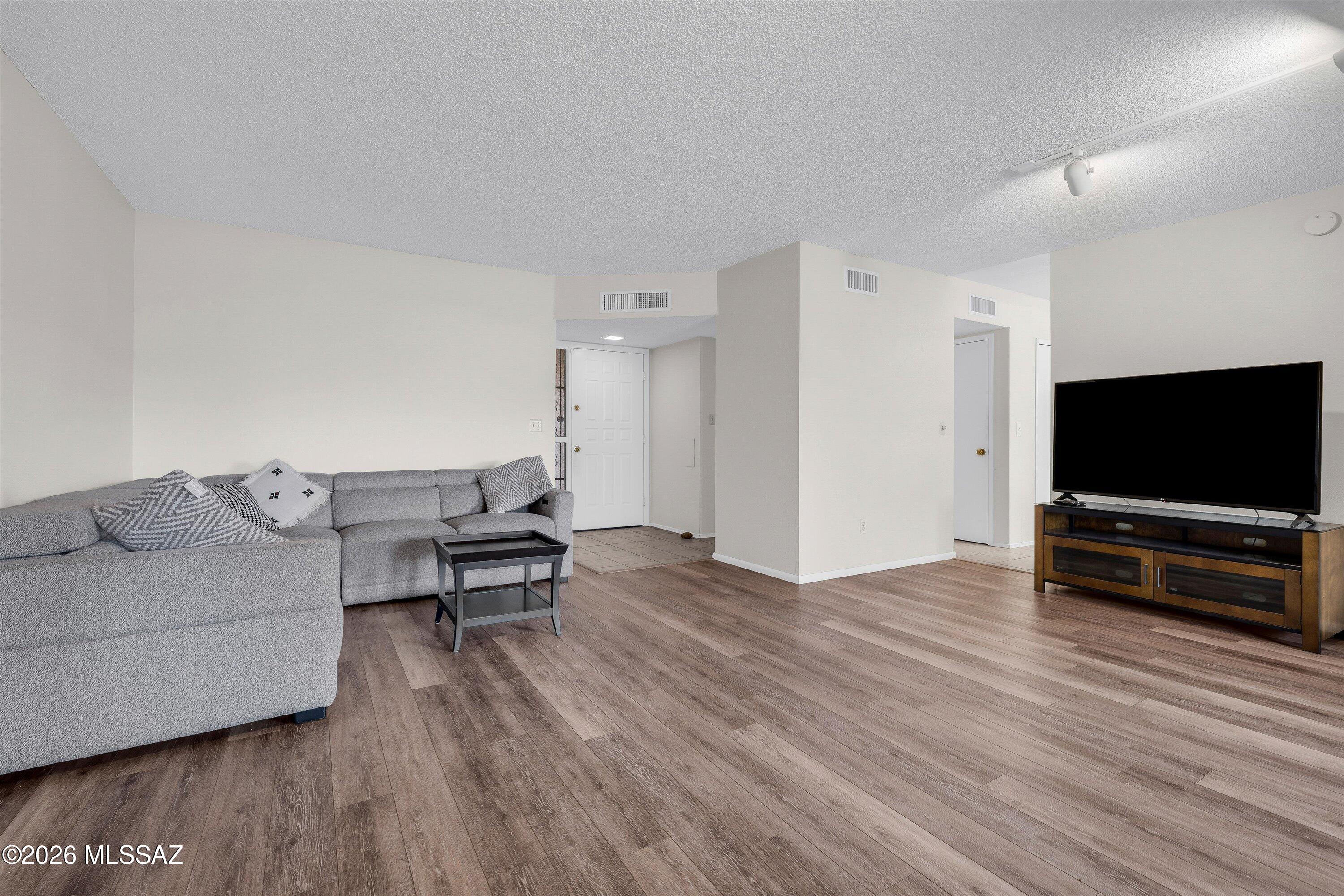 Broadway East No. 4 (1-75) Amended - Residential
