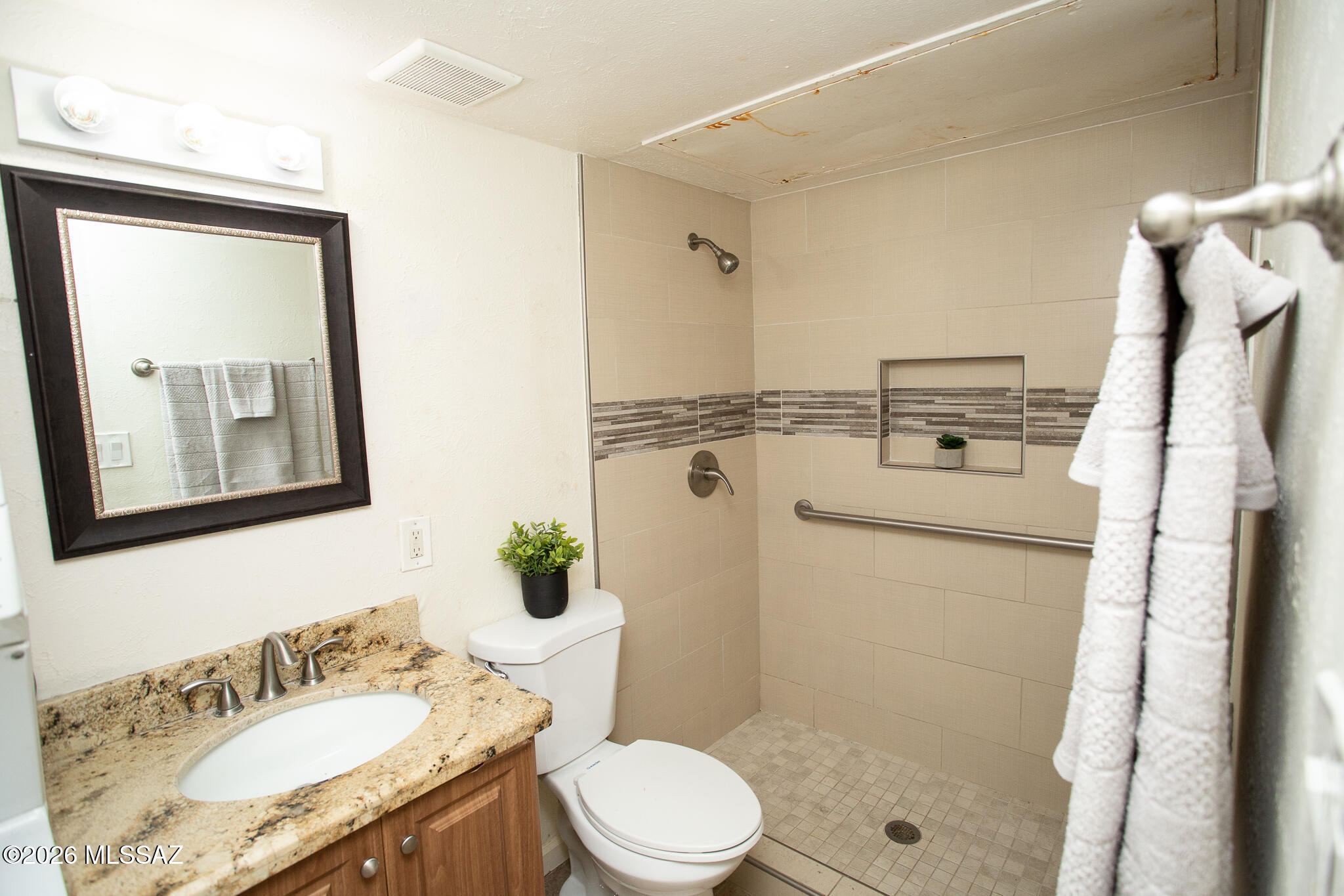 Las Colinas Condominiums - Residential