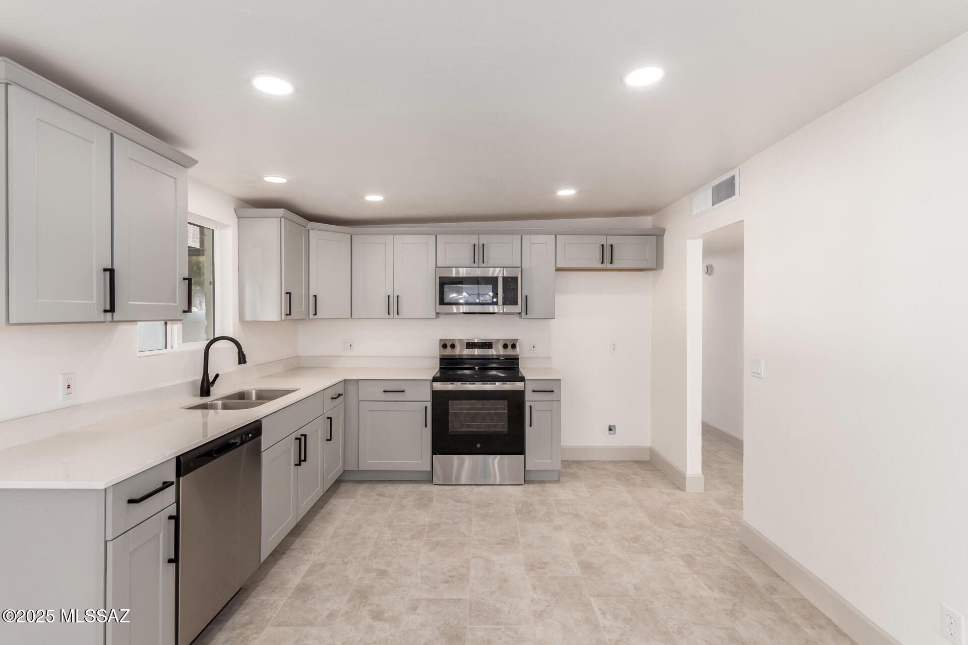 Casas Adobes Park (94-194) - Residential
